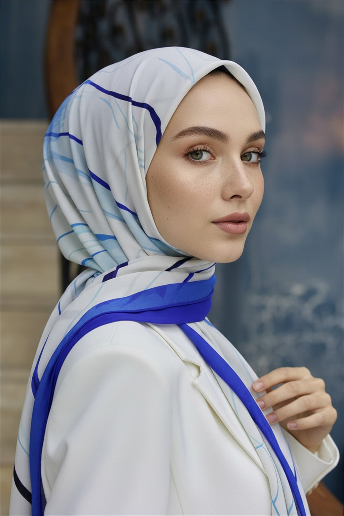 KREP ÇİZGİ DESENLİ SAKS RENKLİ 75X195 KIRIŞMAZ ŞAL