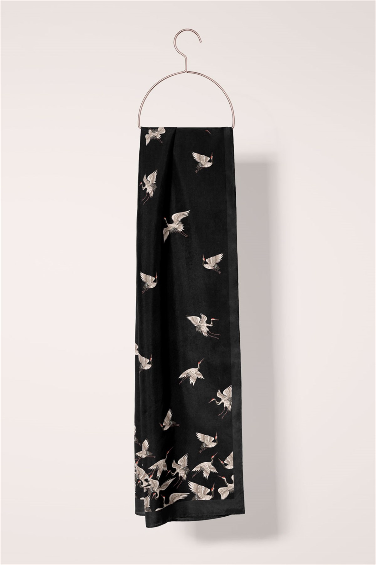 I76 %100 İpek Leylek Desenli Kadın Fular