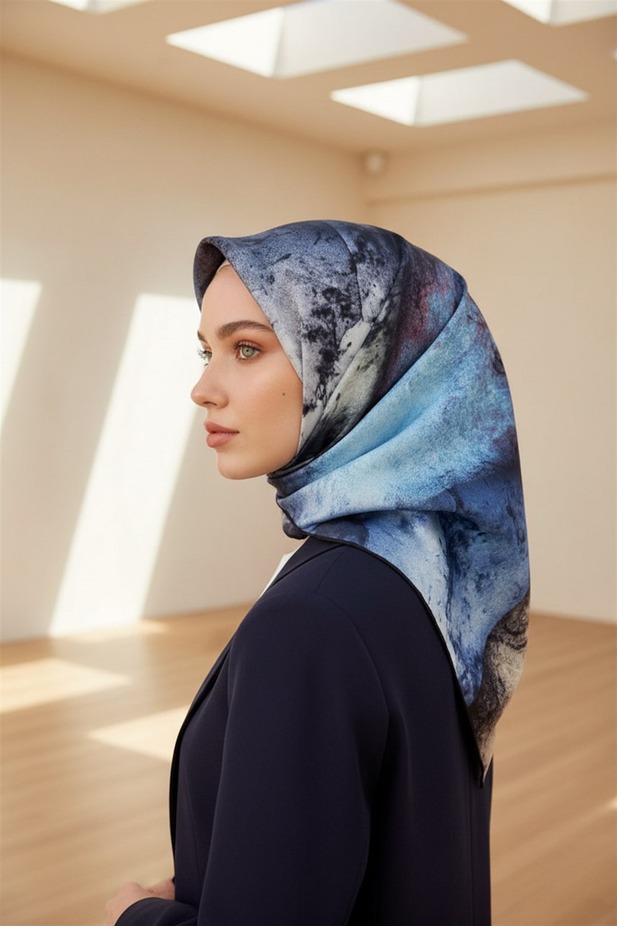 % 57 İPEK % 43 VİSKON Twill İpek Dokulu Ve Geometrik Desenli Bebe Mavisi - Mint Yeşili Renkli 90x90 Eşarp Dikim Şekli : El Dikişi