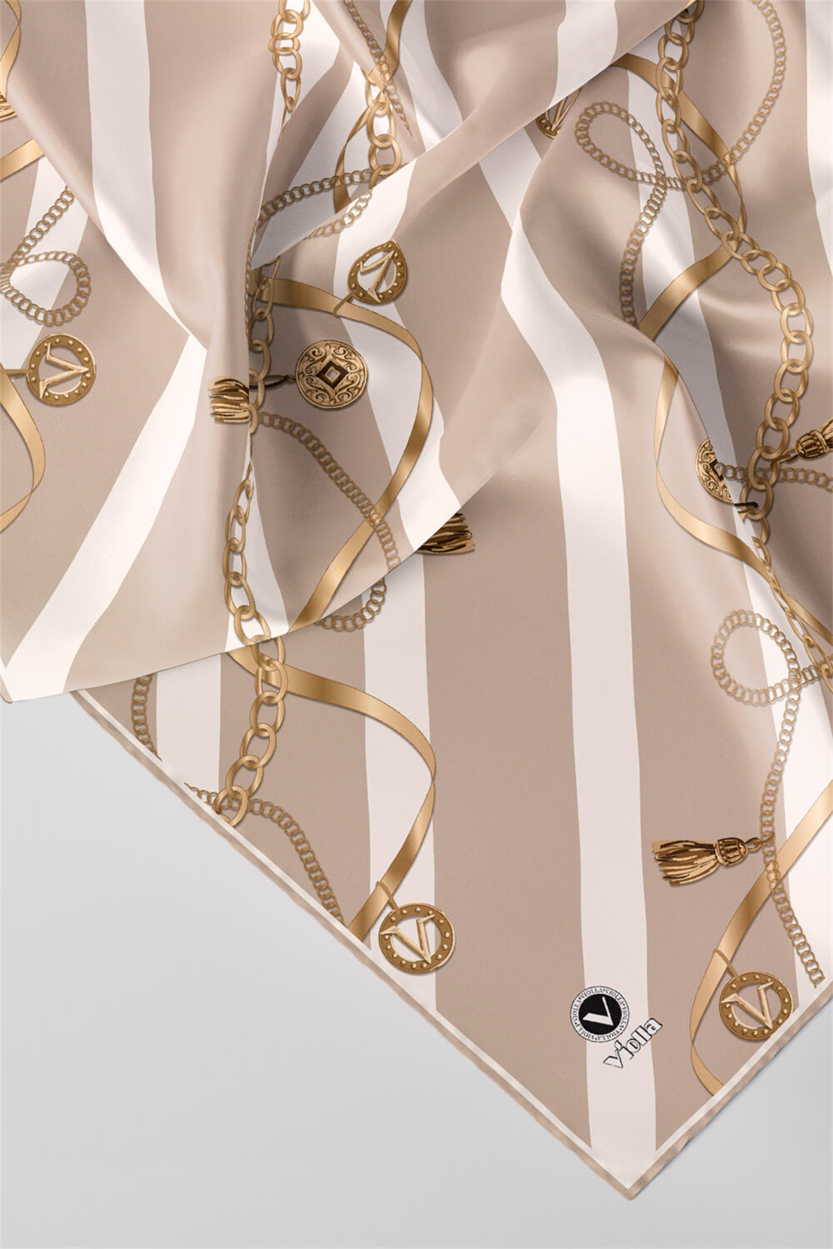 Twill Çizgili Kemer ve Zinci Desenli Bej Renkli 90x90 Eşarp (İpek İçermez) Kenar Dikiş Şekli El Dikişli
