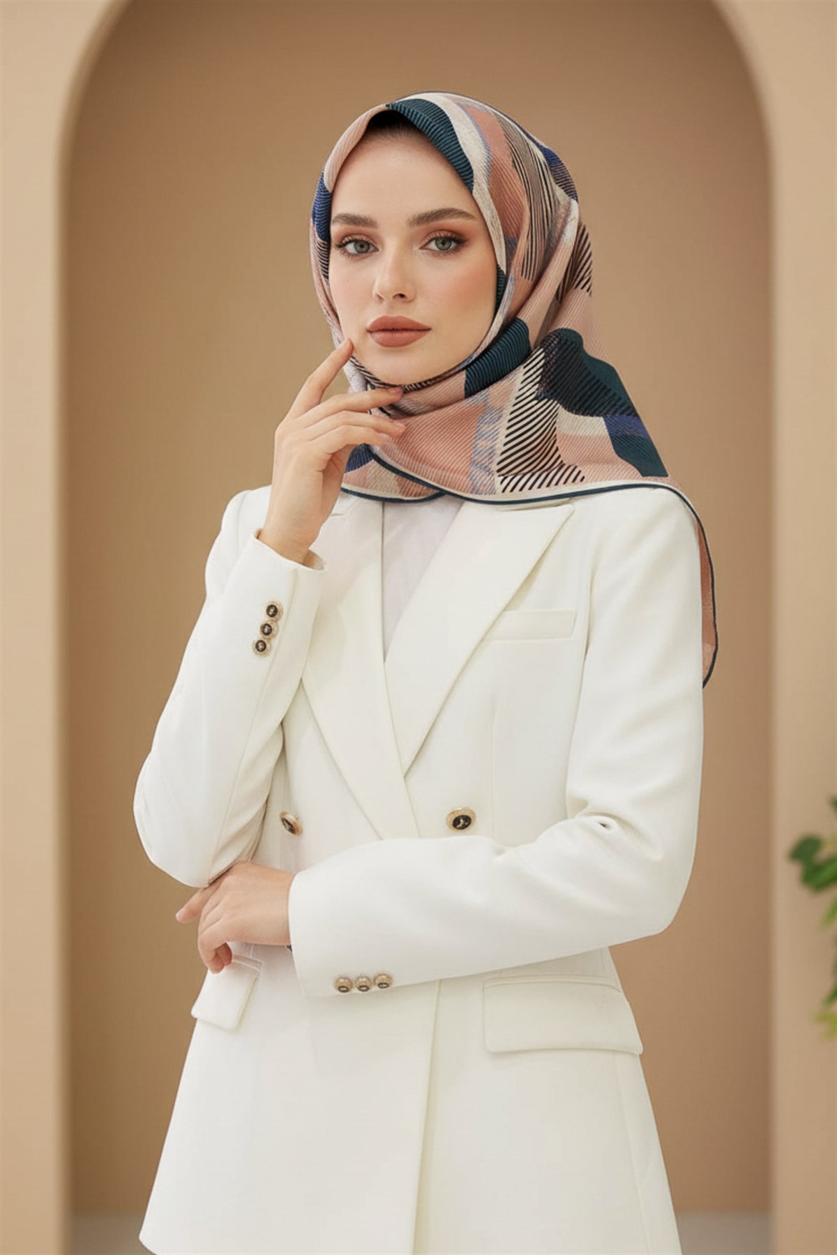 %100 Twill İpek Geometri Desenli Lacivert - Vizon Renkli 90x90 Eşarp Kenar Dikiş Şekli El Dikişli