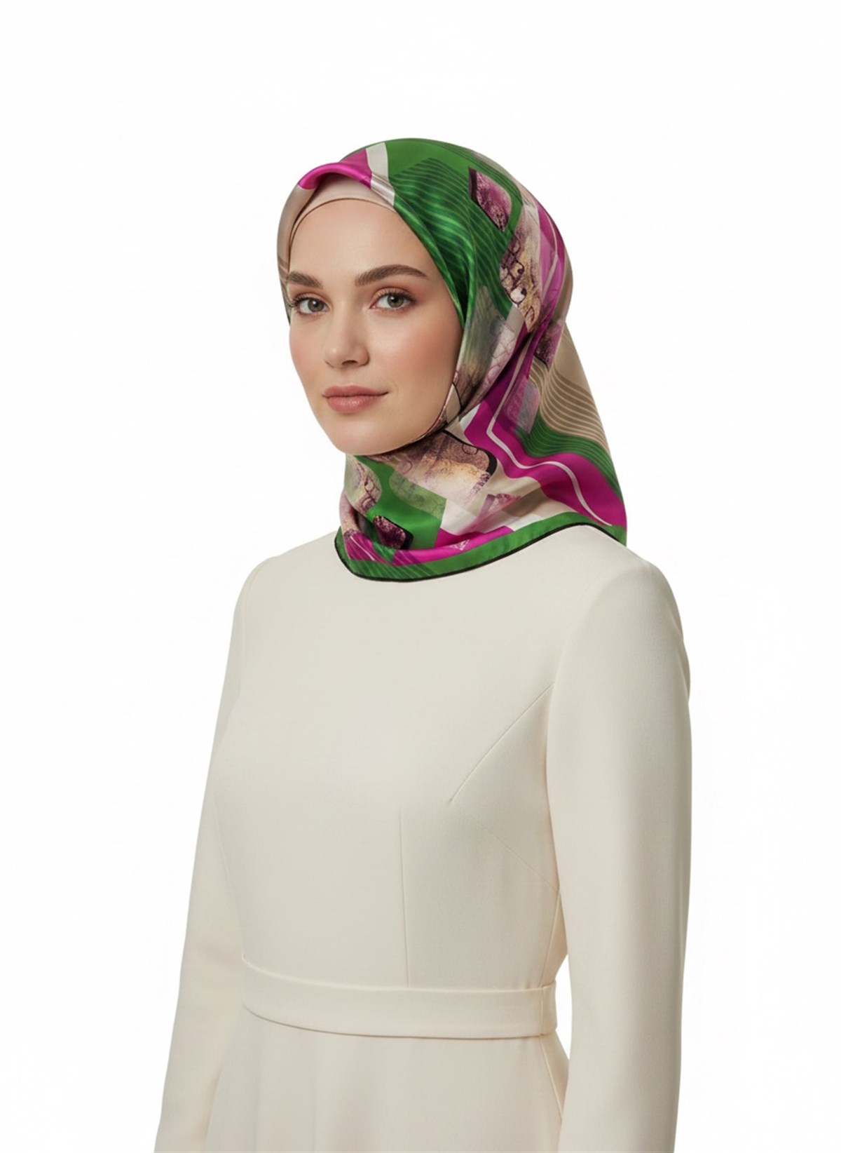 %100 Twill İpek Geometrik Desenli Zümrüt Yeşili - Fuşya Renkli 90x90 Eşarp Dikim Şekli : El Dikişi
