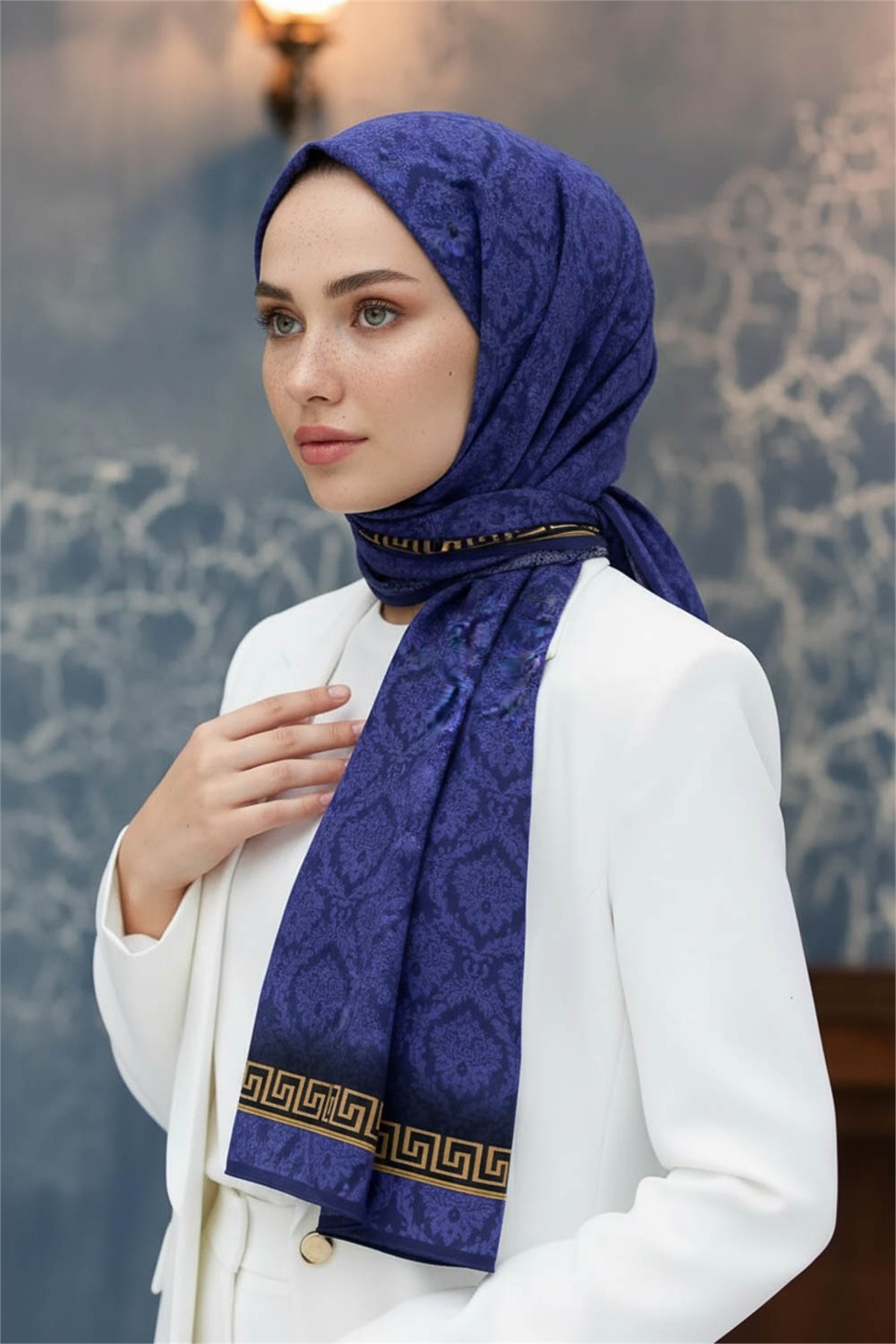 KREP GOLD DETAYLI BAROK DESENLİ LACİVERT RENKLİ 75X195 KIRIŞMAZ ŞAL