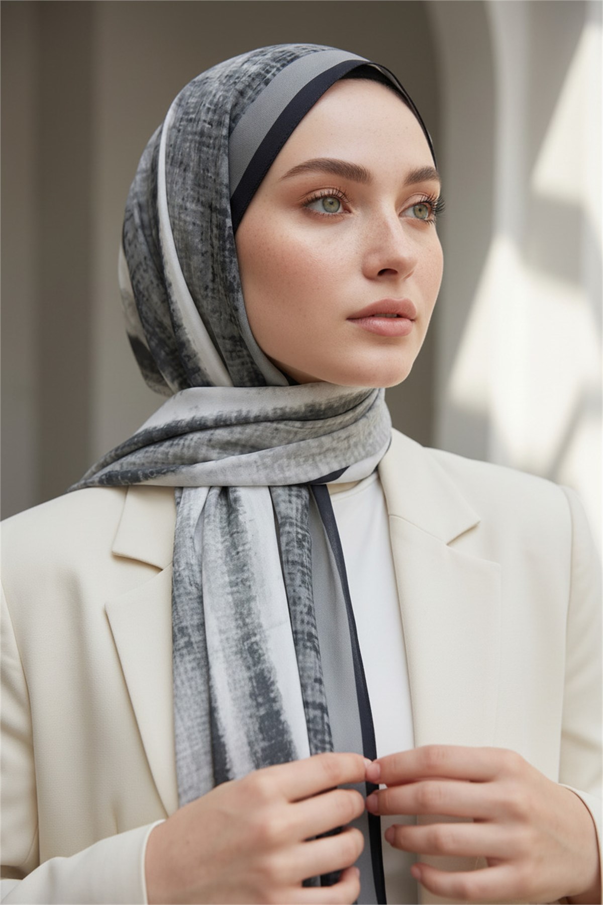 KREP BATİK DESENLİ GRİ RENKLİ 75X195 KIRIŞMAZ ŞAL