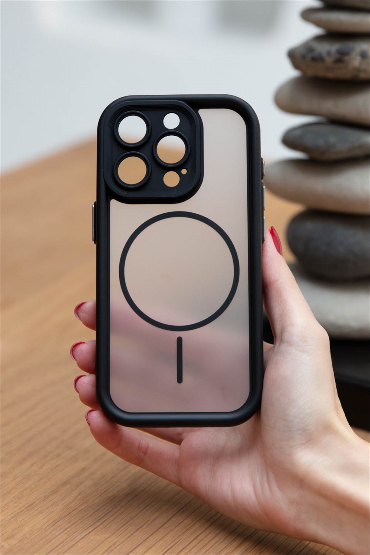 iPhone 15 Pro Kılıf – Kamera Korumalı – MagSafe Uyumlu – Siyah Renk – Mat Silikon Telefon Kılıfı