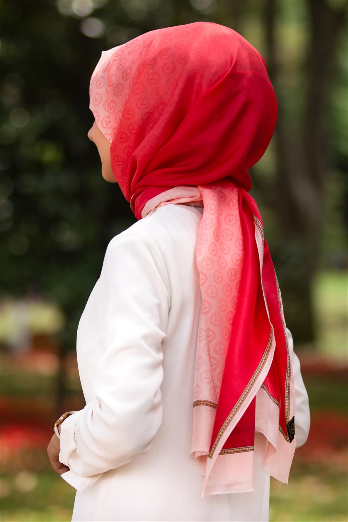 %100 İpek Degradeli Ve Monogram Desenli Pudra - Gold Renkli 92x210 Şal