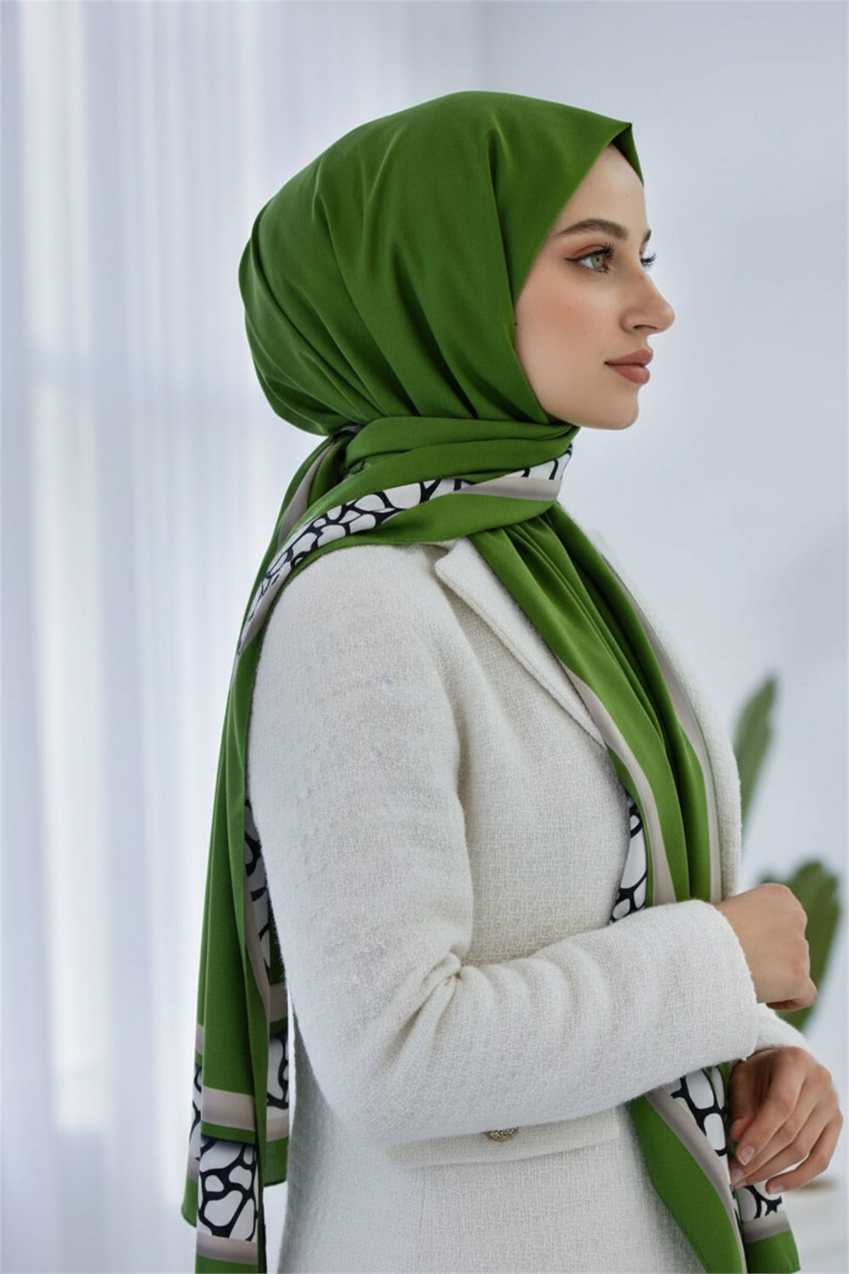 KREP DESENLİ ZÜMRÜT YEŞİLİ - BEJ RENKLİ 75X195 KIRIŞMAZ ŞAL