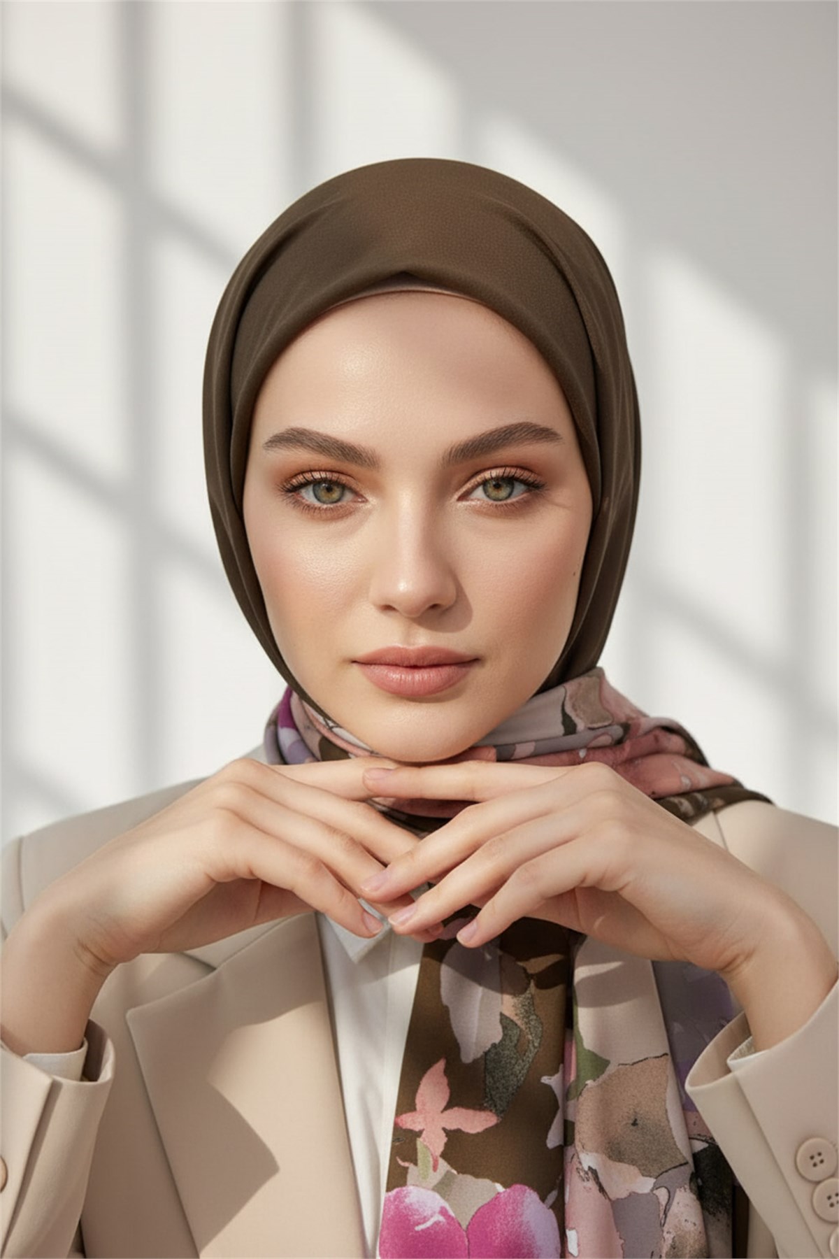 KREP ÇİÇEK DESENLİ KAHVERENGİ - MÜRDÜM RENKLİ 75X195 KIRIŞMAZ ŞAL