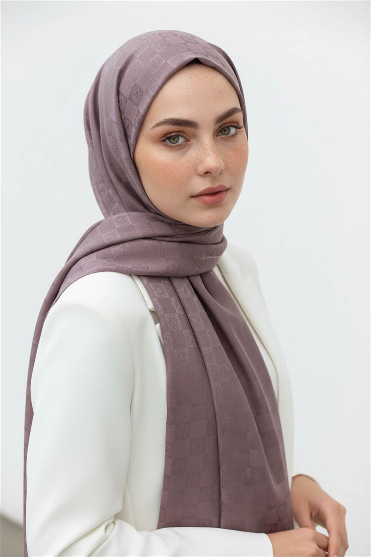 Vissona %57 İPEK %43 PAMUK Monogram Desenli Gül Kurusu Renkli Şal -  70x190 Dikiş Tipi İtalyan Dikişli