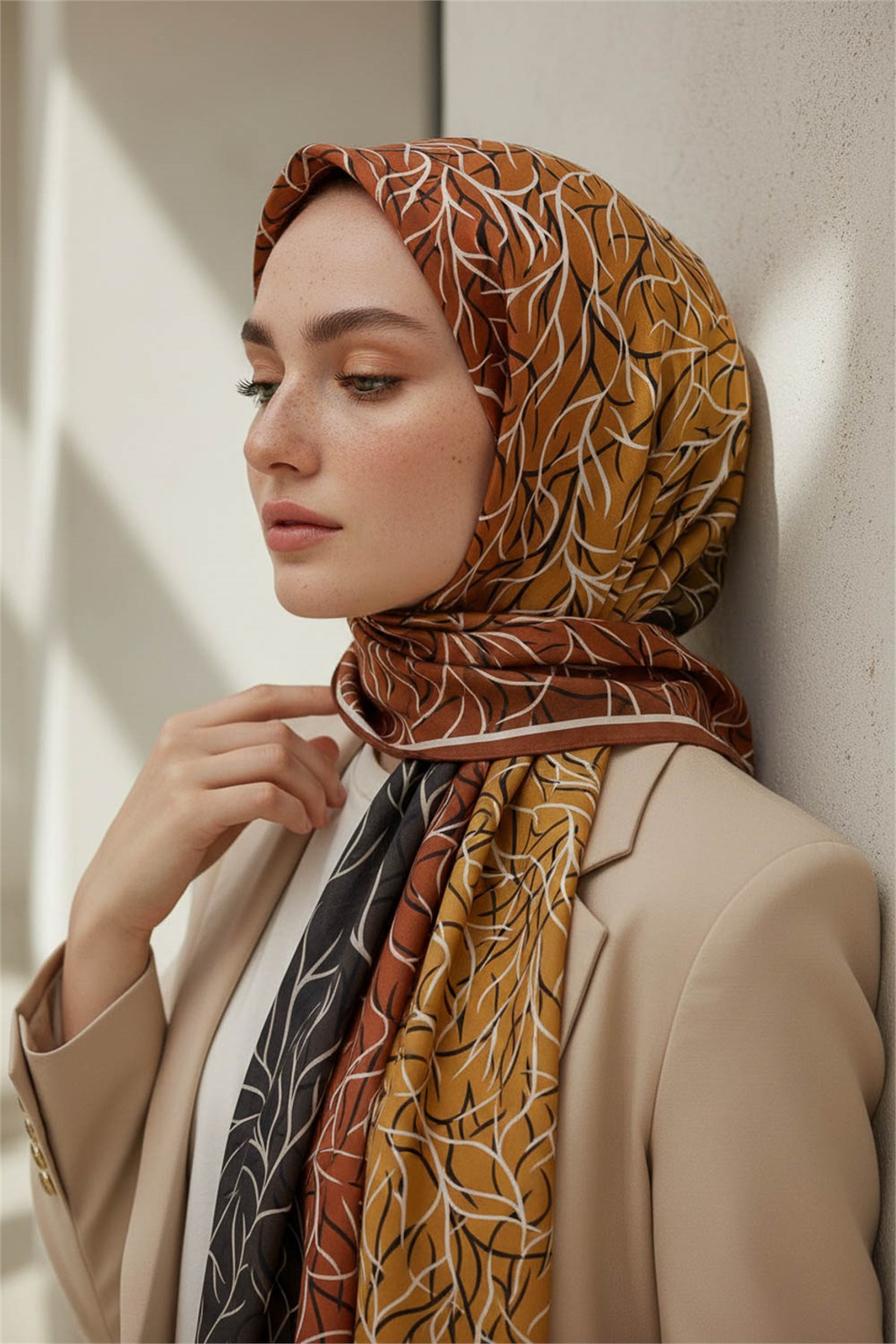 KREP GEOMETRİK DESENLİ TABA RENKLİ 75X195 KIRIŞMAZ ŞAL