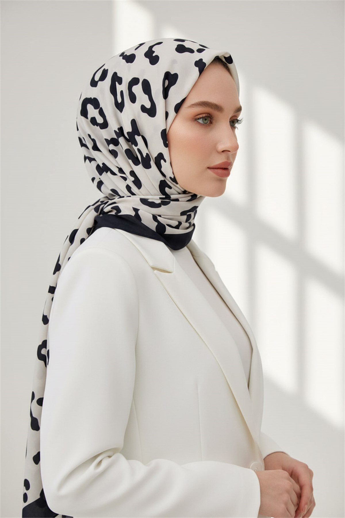 KREP LEOPAR DESENLİ KREM RENKLİ 75X195 KIRIŞMAZ ŞAL