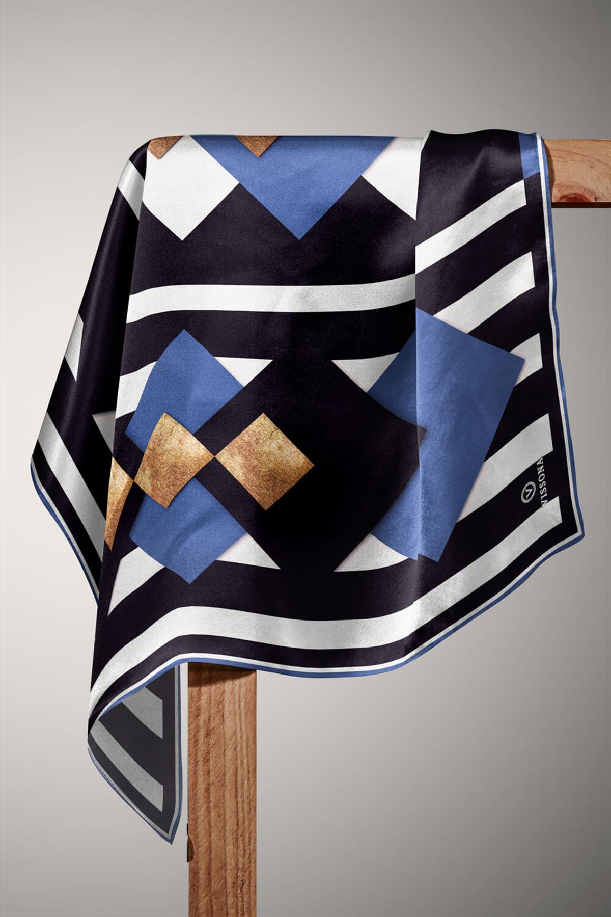 %100 Twill İpek Karo Desenli İndigo - Siyah Renkli 90x90 Eşarp Dikim Şekli : El Dikişi