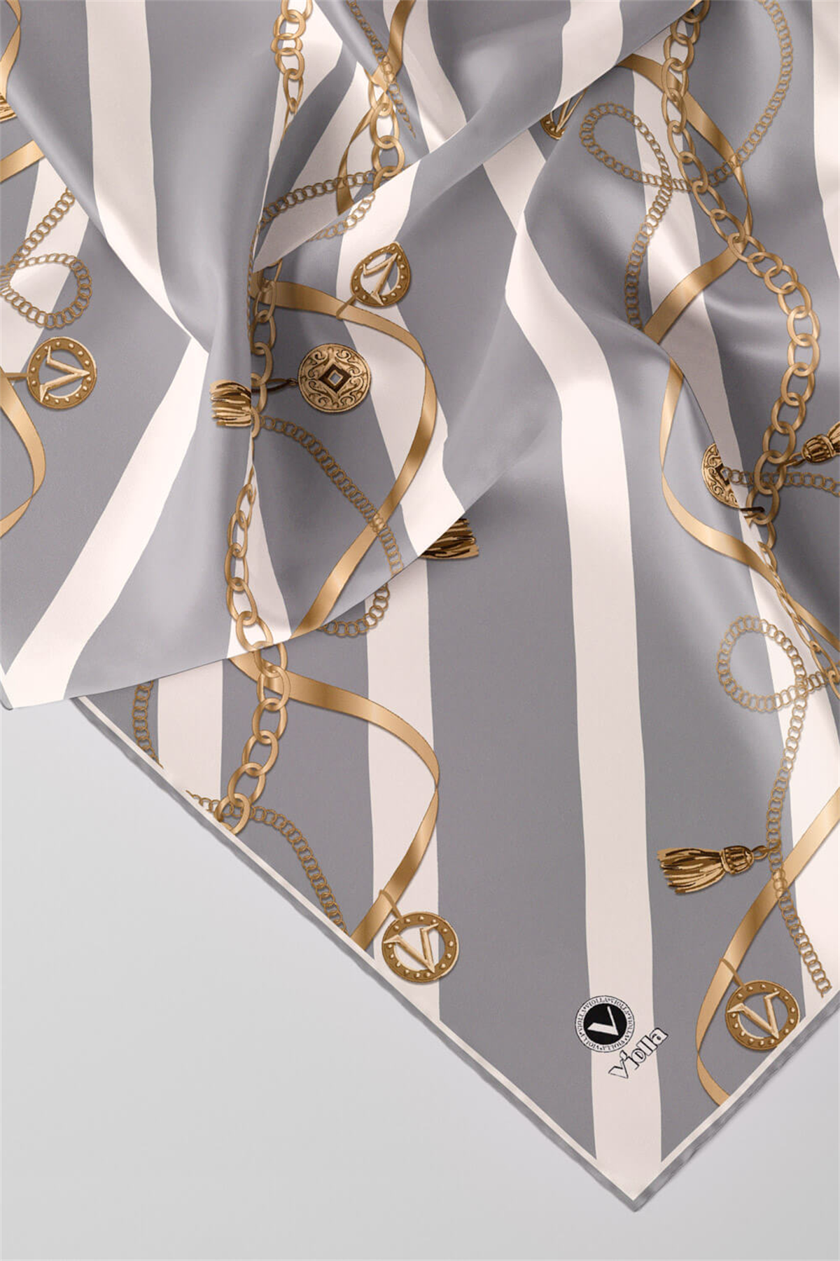 Twill Çizgili Kemer ve Zinci Desenli Gri Renkli 90x90 Eşarp (İpek İçermez) Kenar Dikiş Şekli El Dikişli