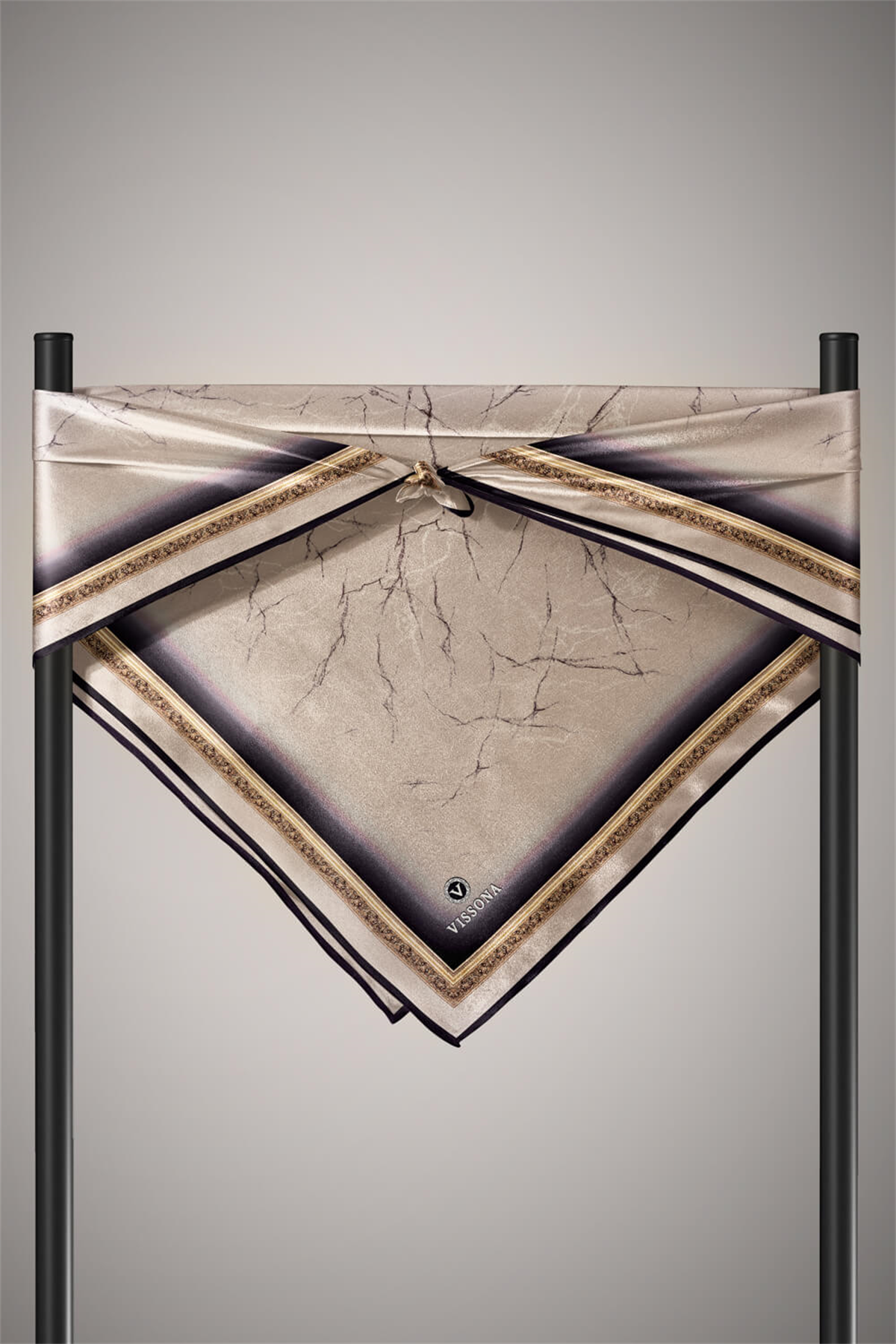 % 57 İPEK % 43 VİSKON Twill İpek Mermer Desenli Taş Renkli 90x90 Eşarp Dikim Şekli : El Dikişi