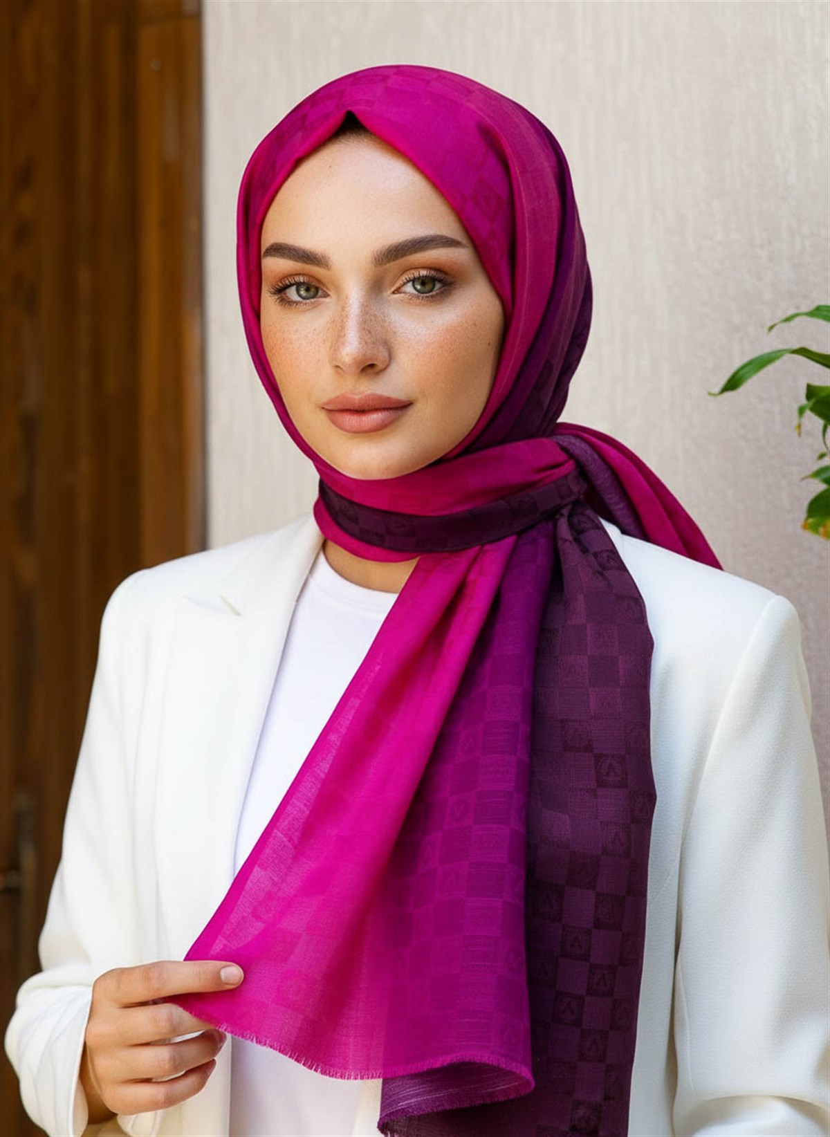 Vissona %57 İPEK %43 PAMUK Degrade Desenli Fuşya Renkli Şal -  70x190 Dikiş Tipi İtalyan Dikişli
