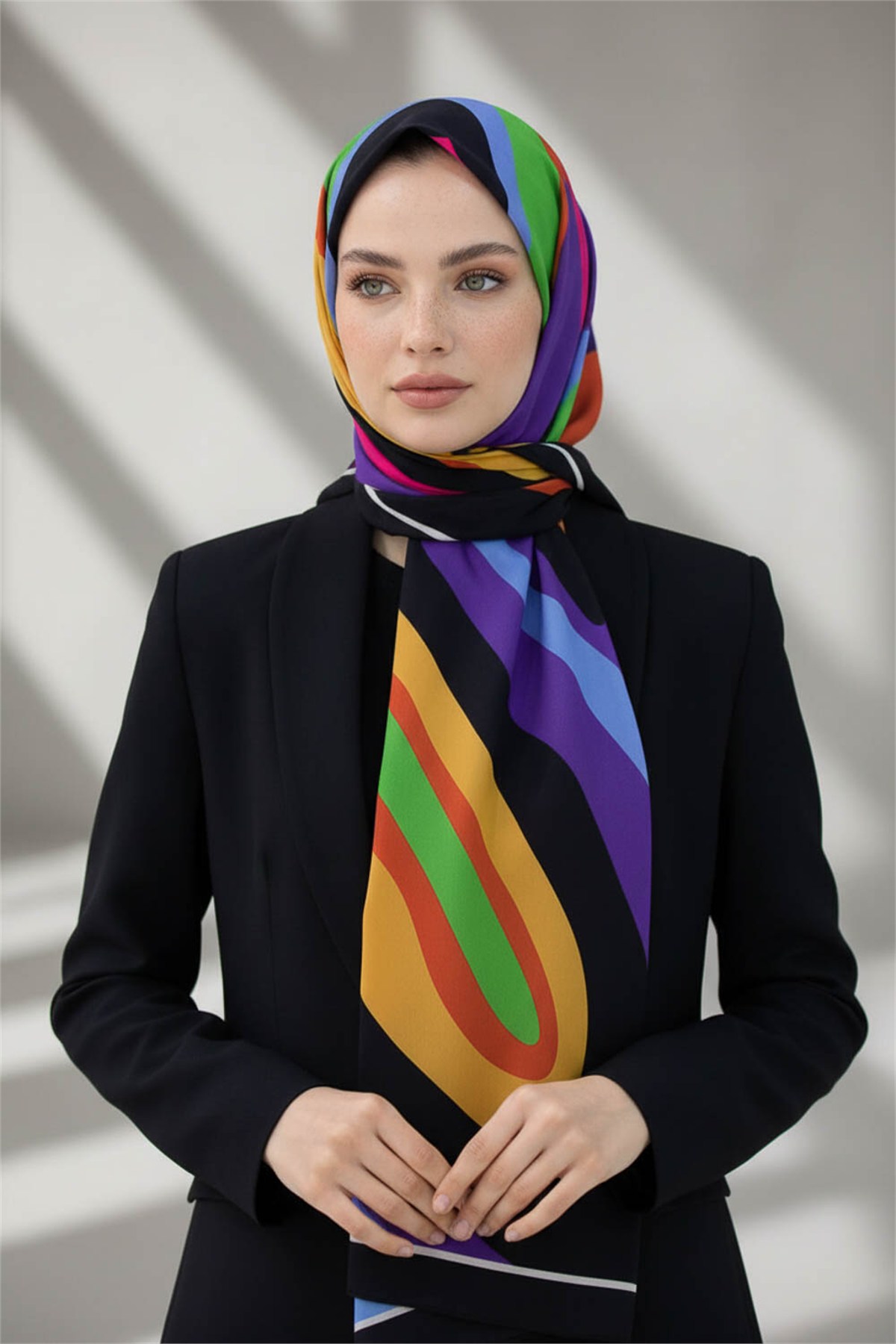 KREP GEOMETRİK DESENLİ SİYAH RENKLİ 75X195 KIRIŞMAZ ŞAL