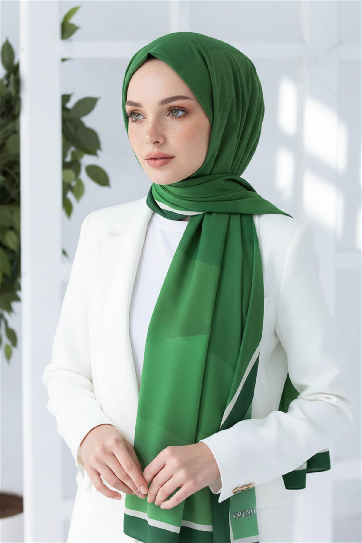 KREP GEOMETRİ DESENLİ ZÜMRÜT YEŞİLİ RENKLİ 75X195 KIRIŞMAZ ŞAL