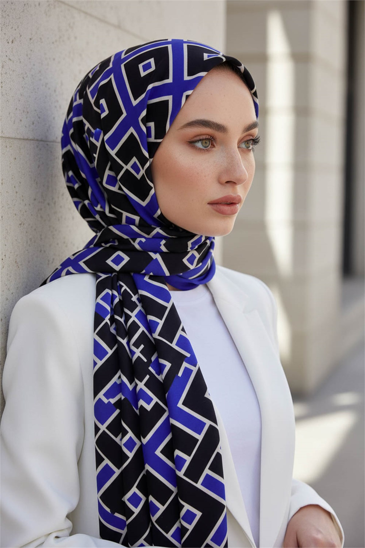 KREP GEOMETRİK DESENLİ SAKS RENKLİ 75X195 KIRIŞMAZ ŞAL
