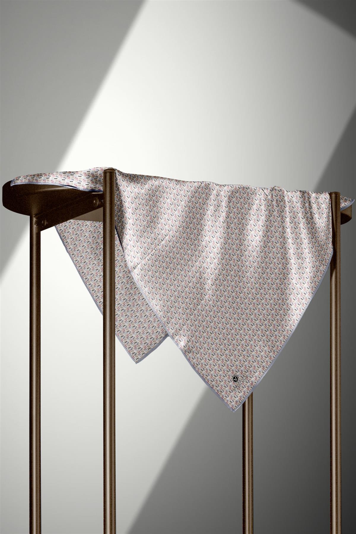 %100 Twill İpek Çizgi Desenli Gri Renkli 90x90 Eşarp Dikim Şekli : El Dikişi