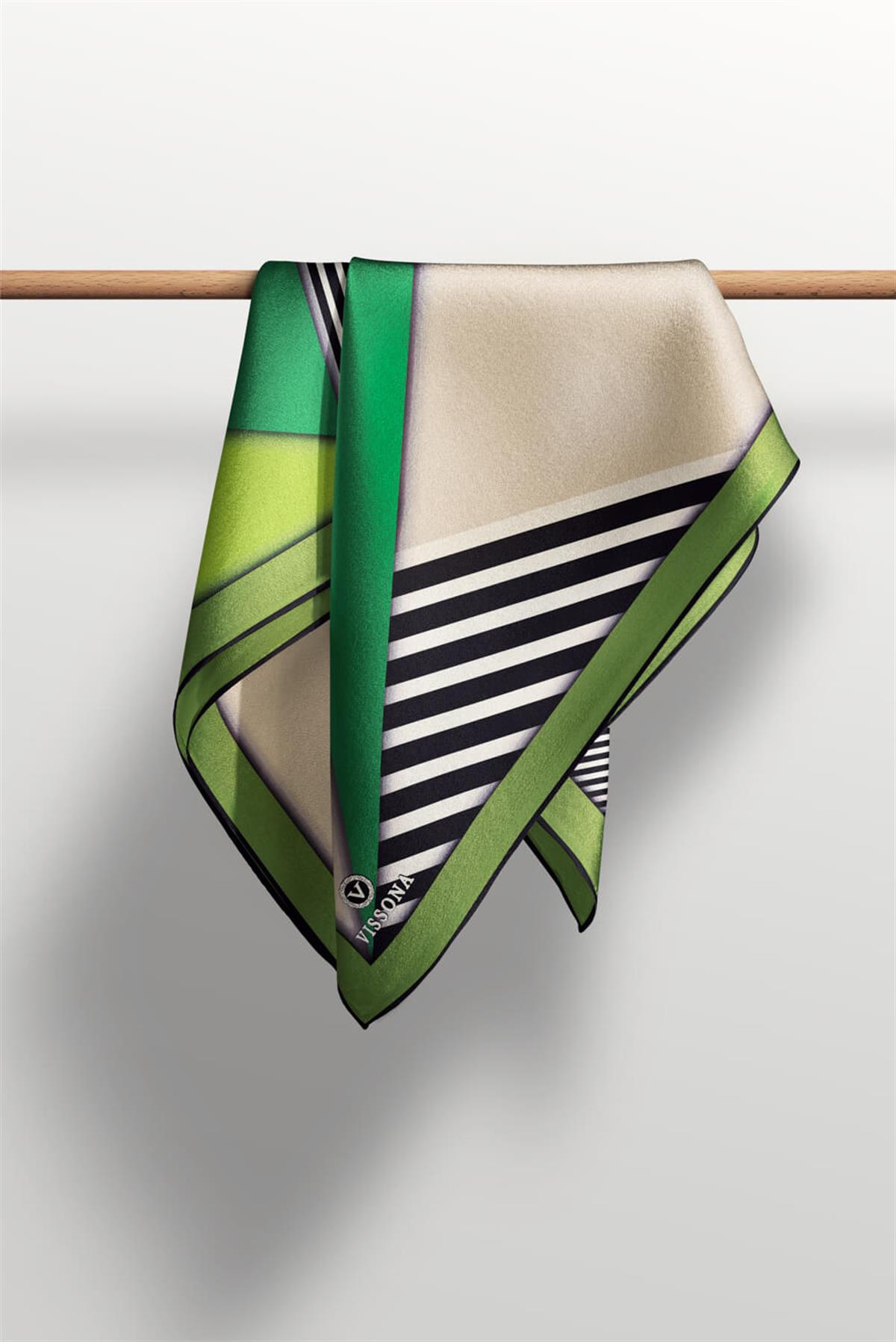 %100 Twill İpek Çizgili ve Geometrik Desenli Zümrüt Yeşili - Haki Renkli 90x90 Eşarp Dikim Şekli : El Dikişi