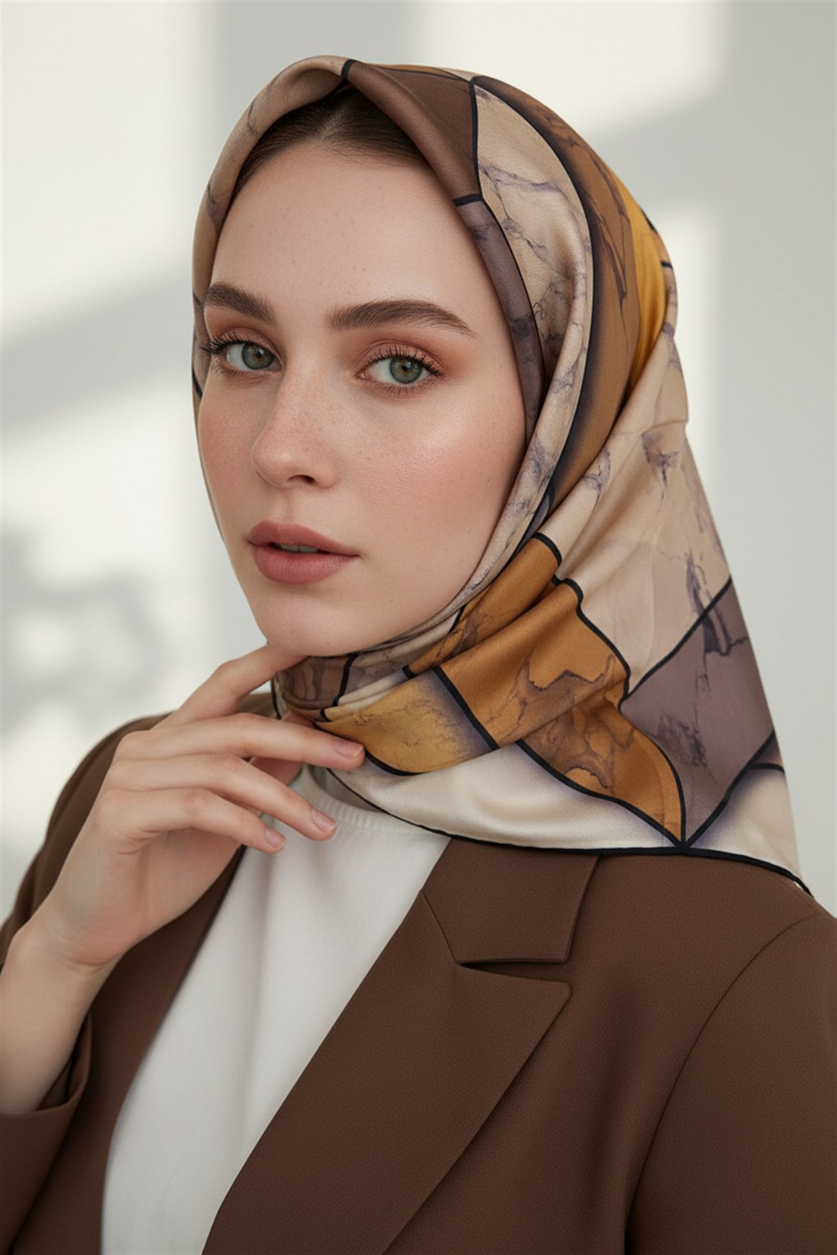 %100 Twill İpek Mermer Desenli Hardal - Bej Renkli 90x90 Eşarp Dikim Şekli : El Dikişi