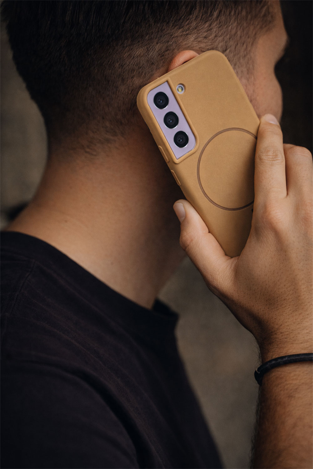 SAMSUNG Galaxy S22 Uyumlu İçi Kadife Magsafe Wireless Şarz Özellikli Camel Renkli Telefon Kılıfı