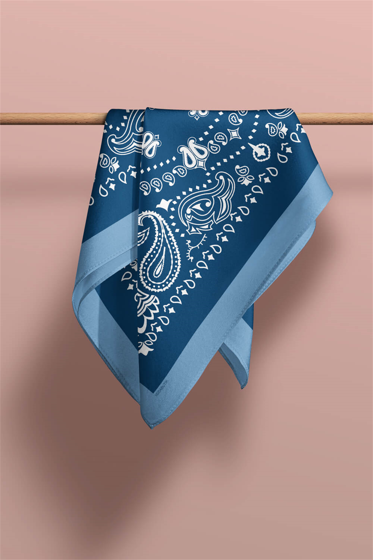 Kadın Mavi Beyaz Etnik Desenli 50x50 Bandana