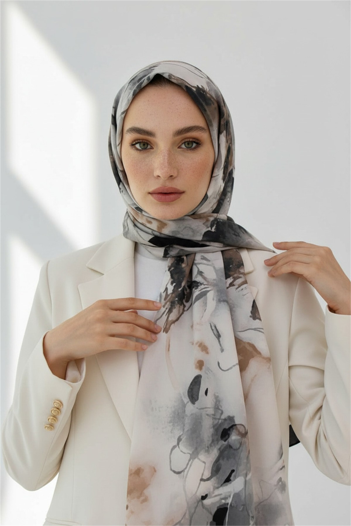 KREP SULU BOYA YAPRAK DESENLİ GRİ RENKLİ 75X195 KIRIŞMAZ ŞAL
