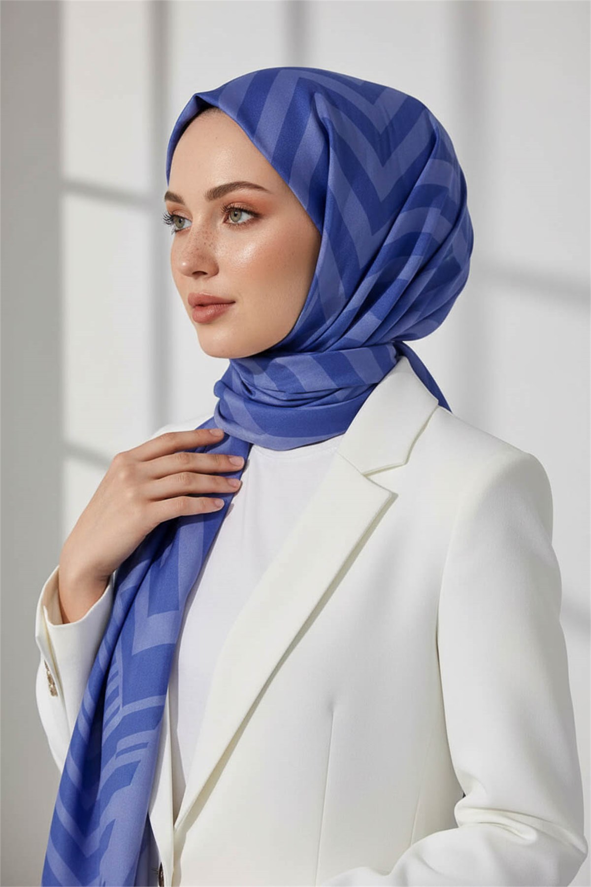 KREP ZİGZAG DESENLİ İNDİGO RENKLİ 75X195 KIRIŞMAZ ŞAL
