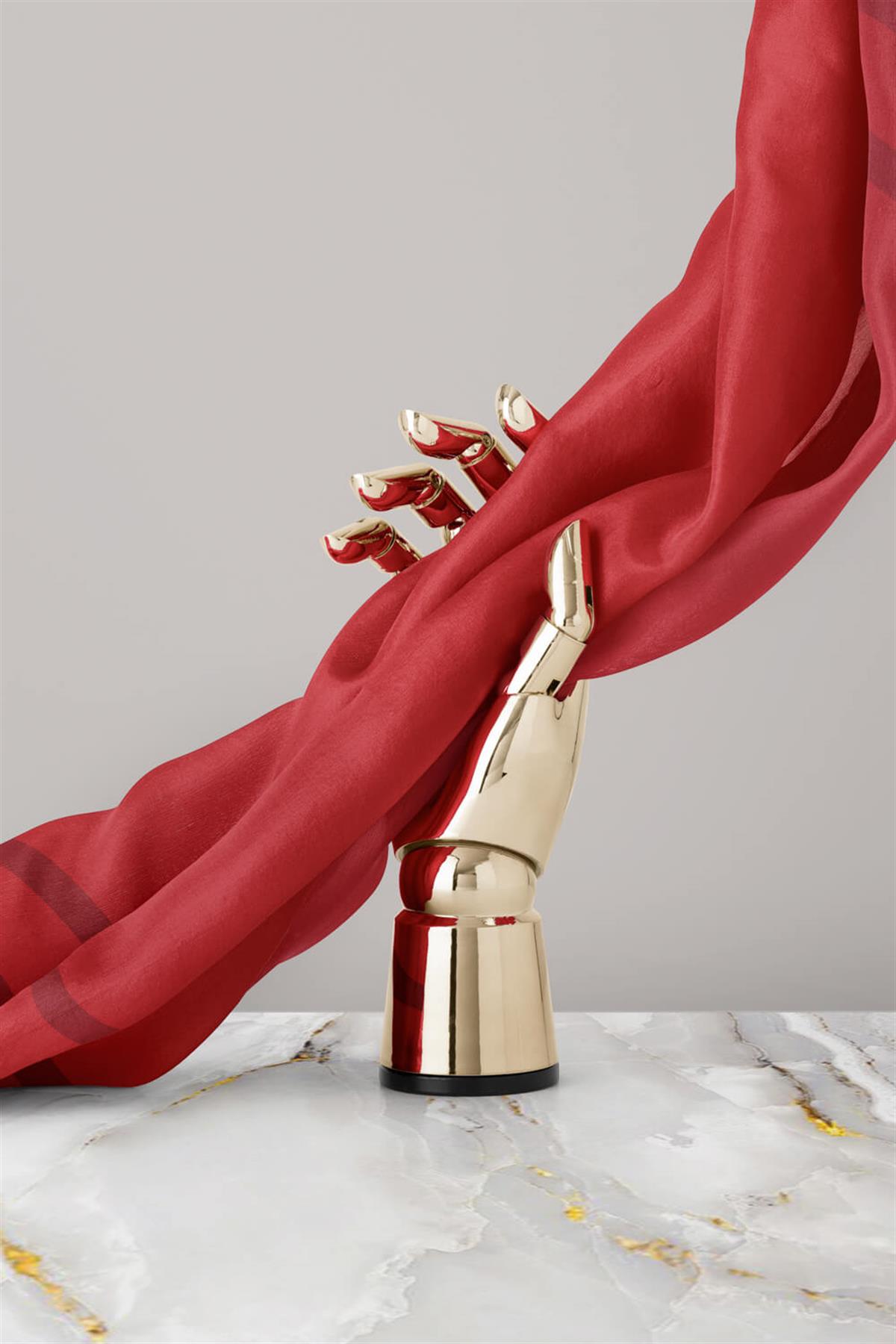 100% Twill İpek Düz Renk Bordür Desenli Bordo Renkli Daha Tok Exclusive Serisi 90x90 Dikim Şekli : El Dikişi Eşarp