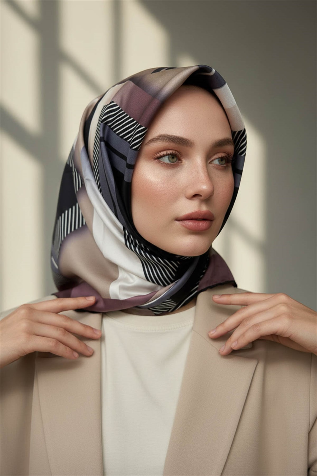 %100 Twill İpek Zebra Desenli Bej - Pudra Renkli 90x90 Eşarp Dikim Şekli : El Dikişi