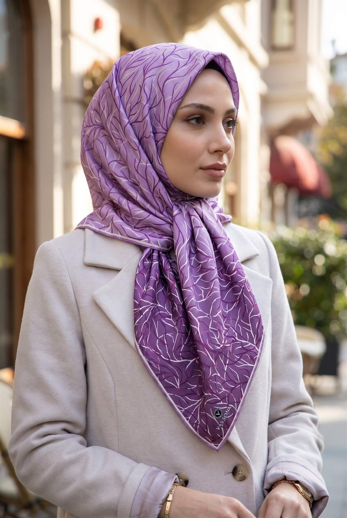 %100 Twill İpek Degrade Desenli Lila Renkli 90x90 Eşarp Dikim Şekli : El Dikişi