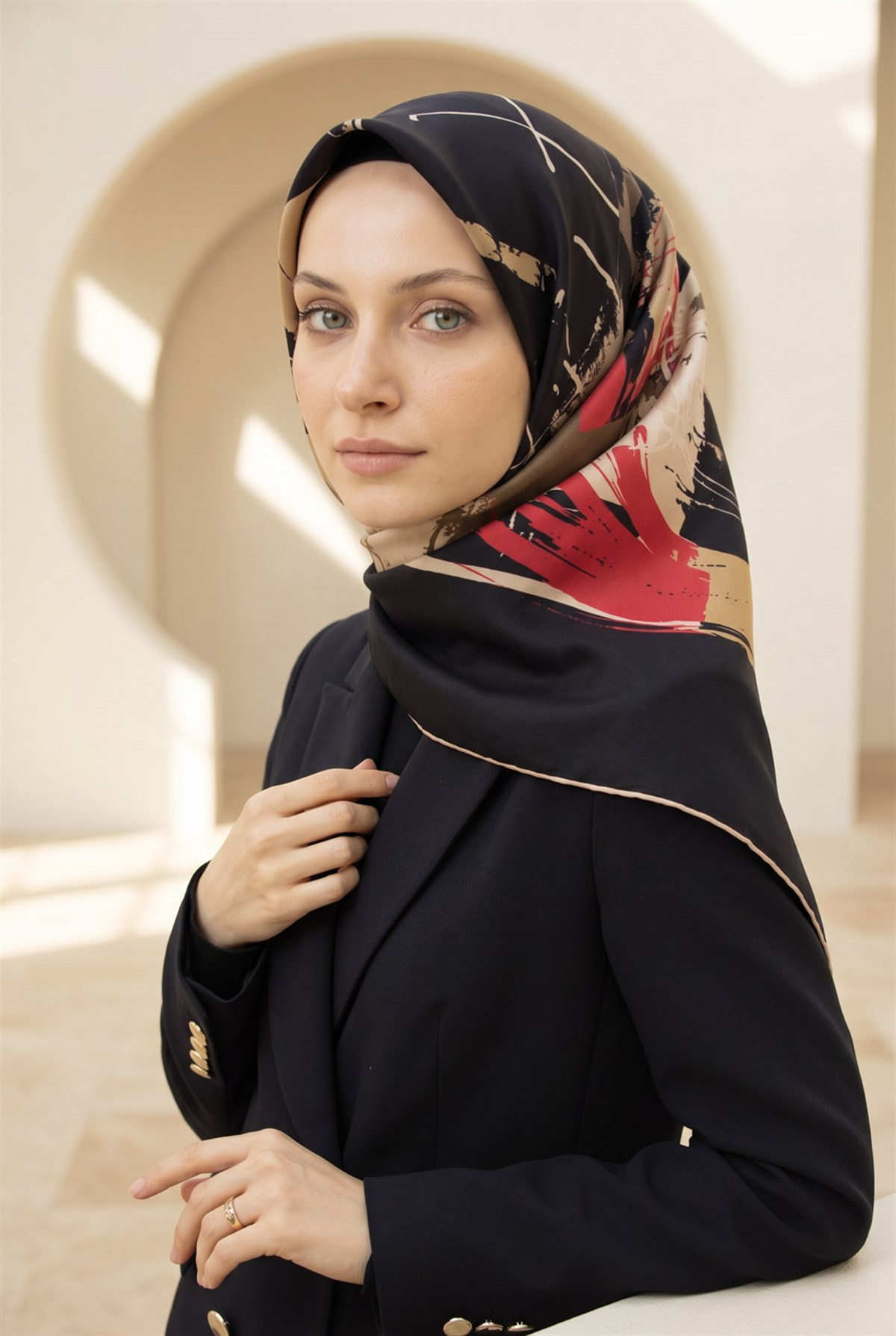 %100 Twill İpek Geometrik Desenli Siyah - Kırmızı Renkli 90x90 Eşarp Dikim Şekli : El Dikişi