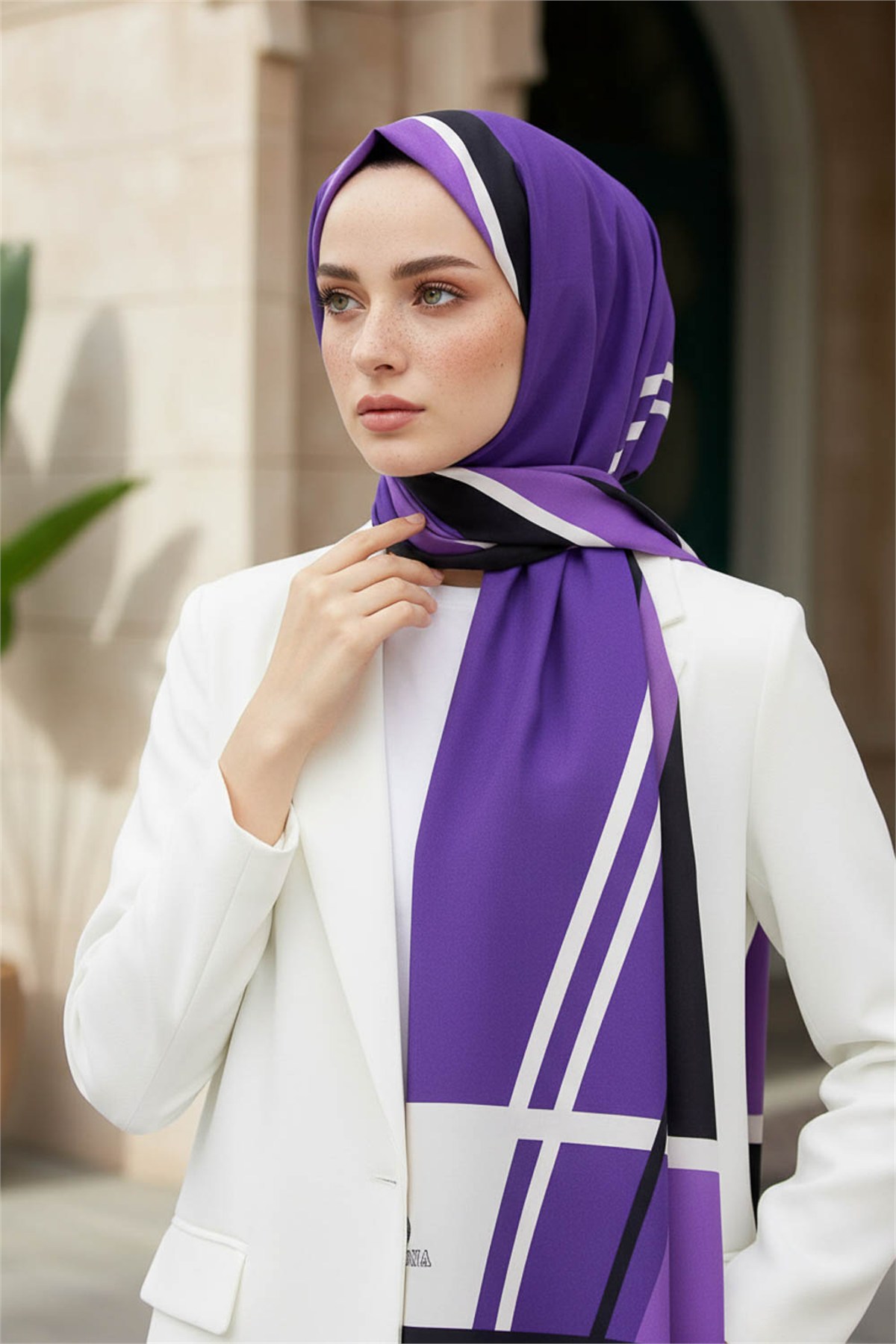 KREP GEOMETRIK DESENLİ MOR RENKLİ 75X195 KIRIŞMAZ ŞAL