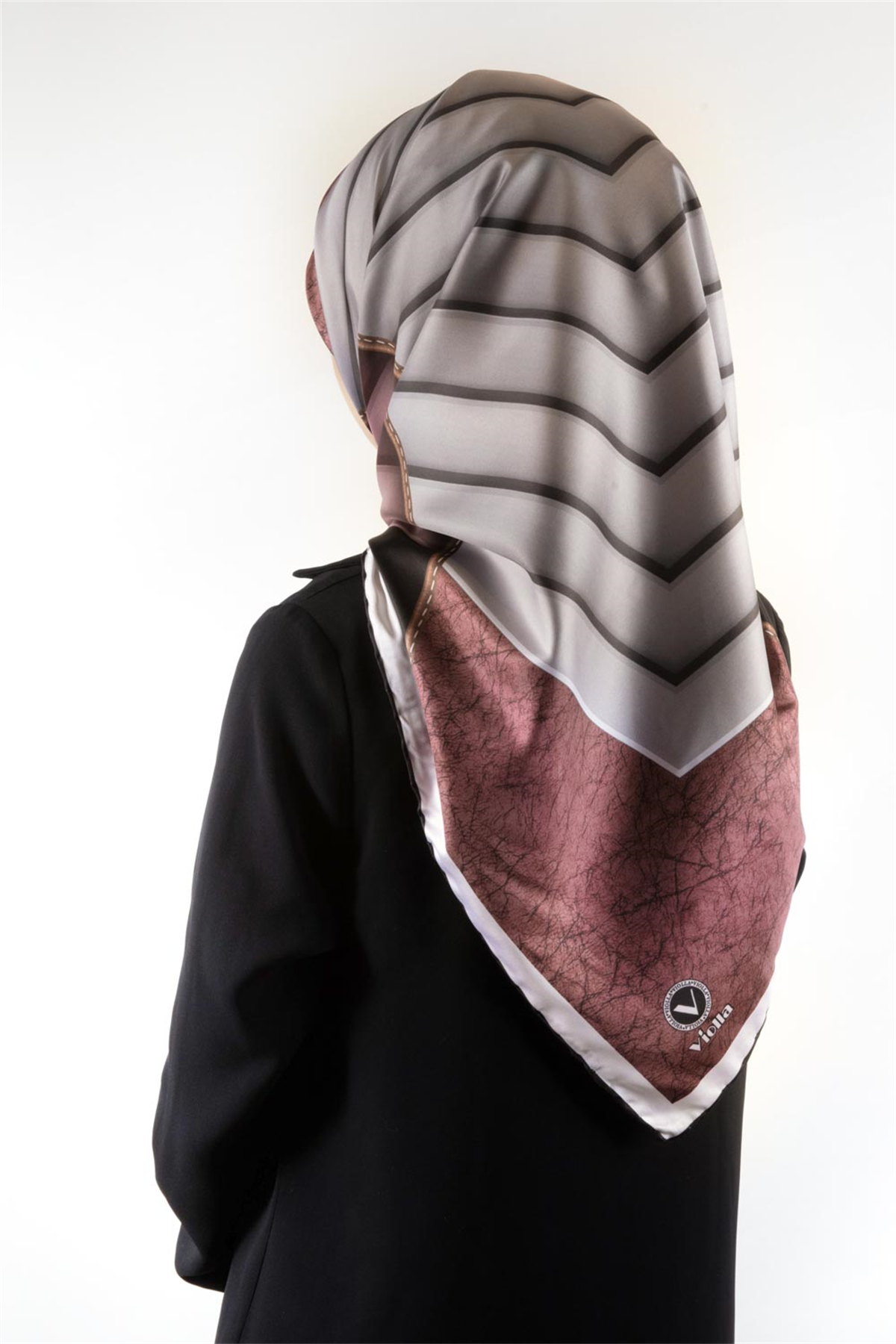 Twill Zigzag Desenli Gül Kurusu Renkli 90x90 Eşarp (İpek İçermez) Kenar Dikiş Şekli El Dikişli