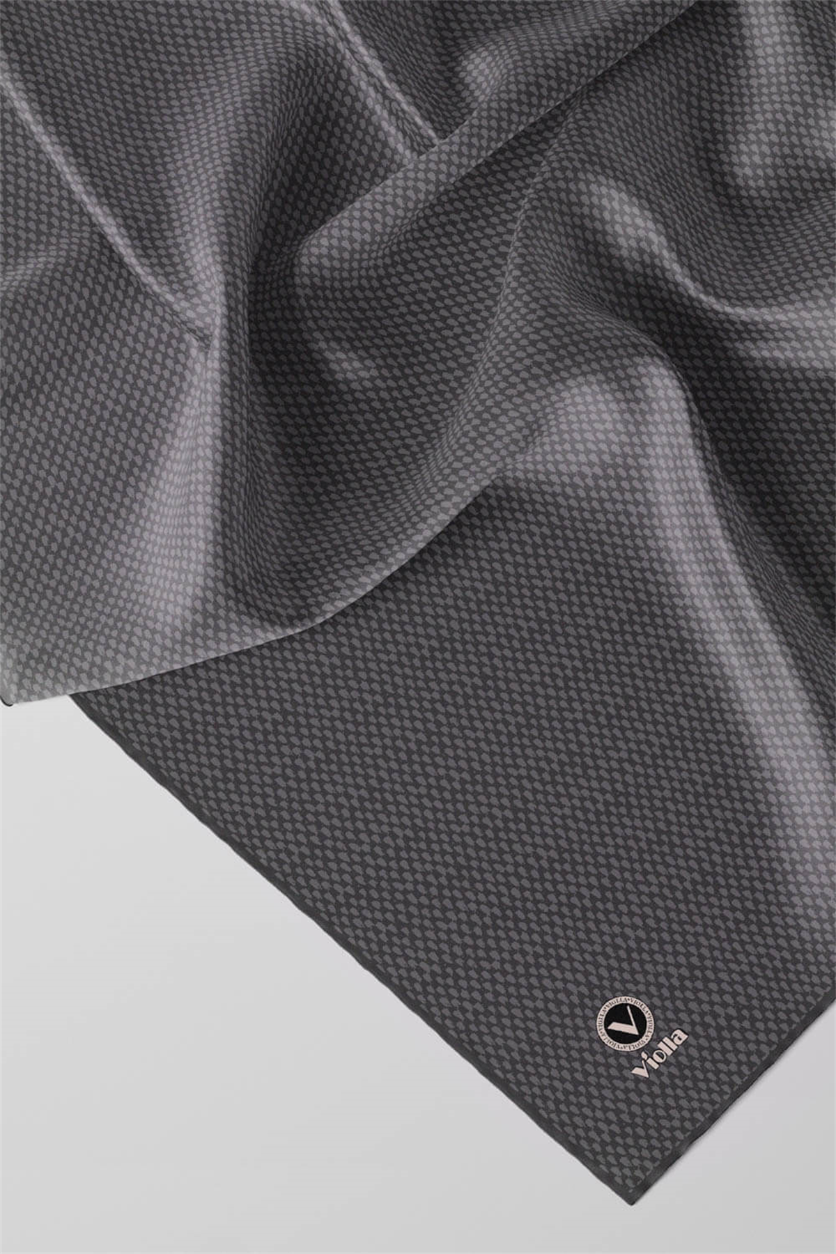 Twill Dokulu Düz Renk Desenli Gri Renkli 90x90 Eşarp (İpek İçermez) Kenar Dikiş Şekli El Dikişli