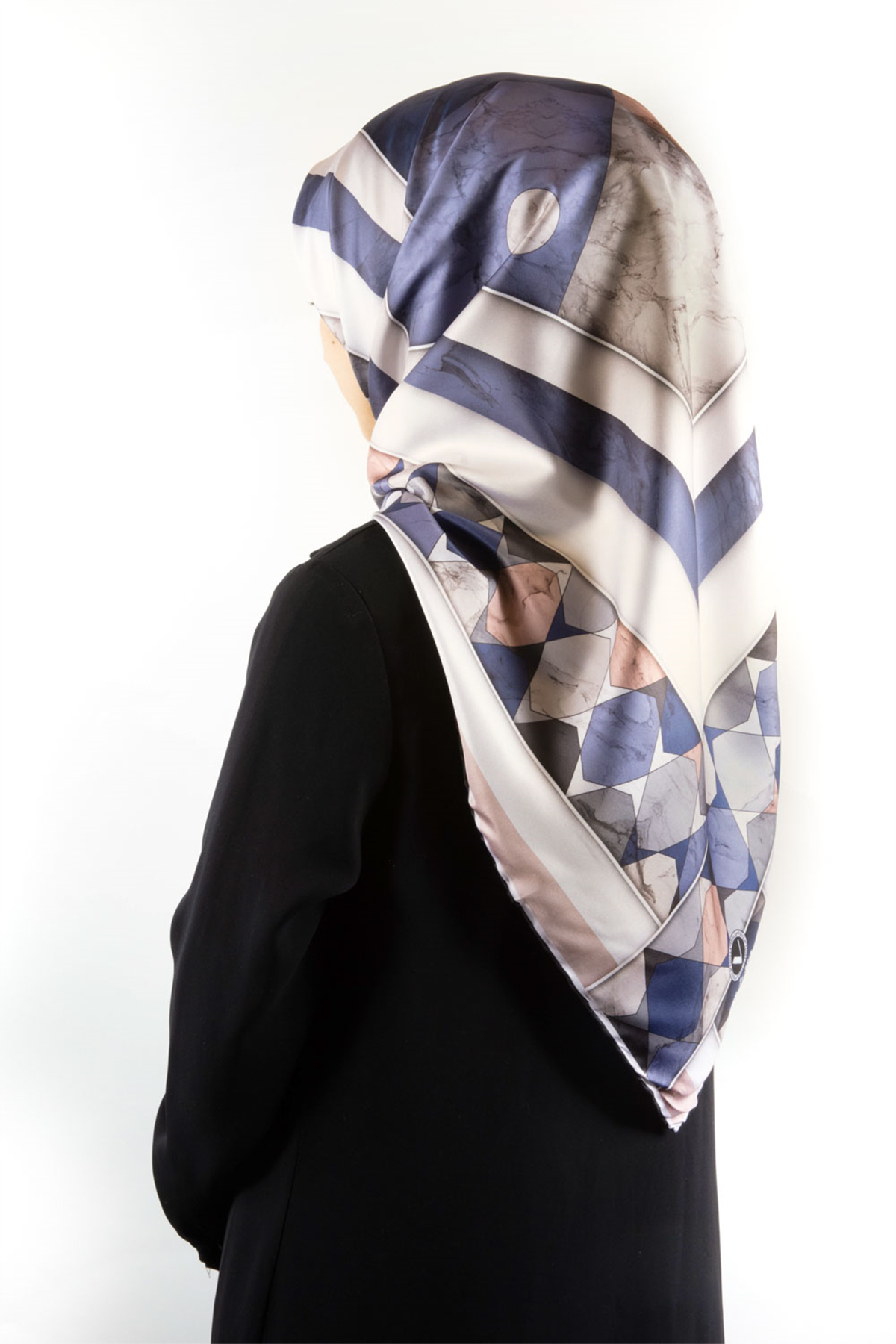 Twill Geometrik Mermer Desenli Pudra Renkli 90x90 Eşarp (İpek İçermez) Kenar Dikiş Şekli El Dikişli