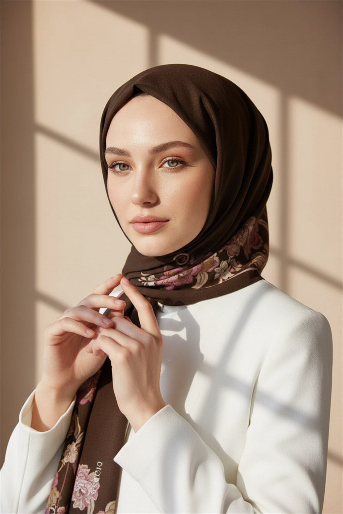 KREP NAKIŞ ÇİÇEK DESENLİ KAHVERENGİ RENKLİ 75X195 KIRIŞMAZ ŞAL