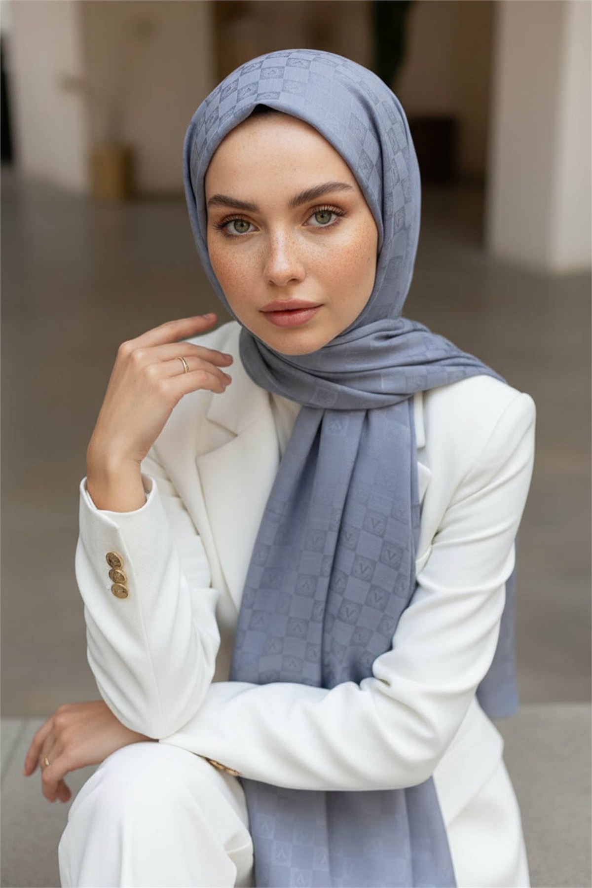 Vissona %57 İPEK %43 PAMUK Monogram Desenli Gri Renkli Şal -  70x190 Dikiş Tipi İtalyan Dikişli