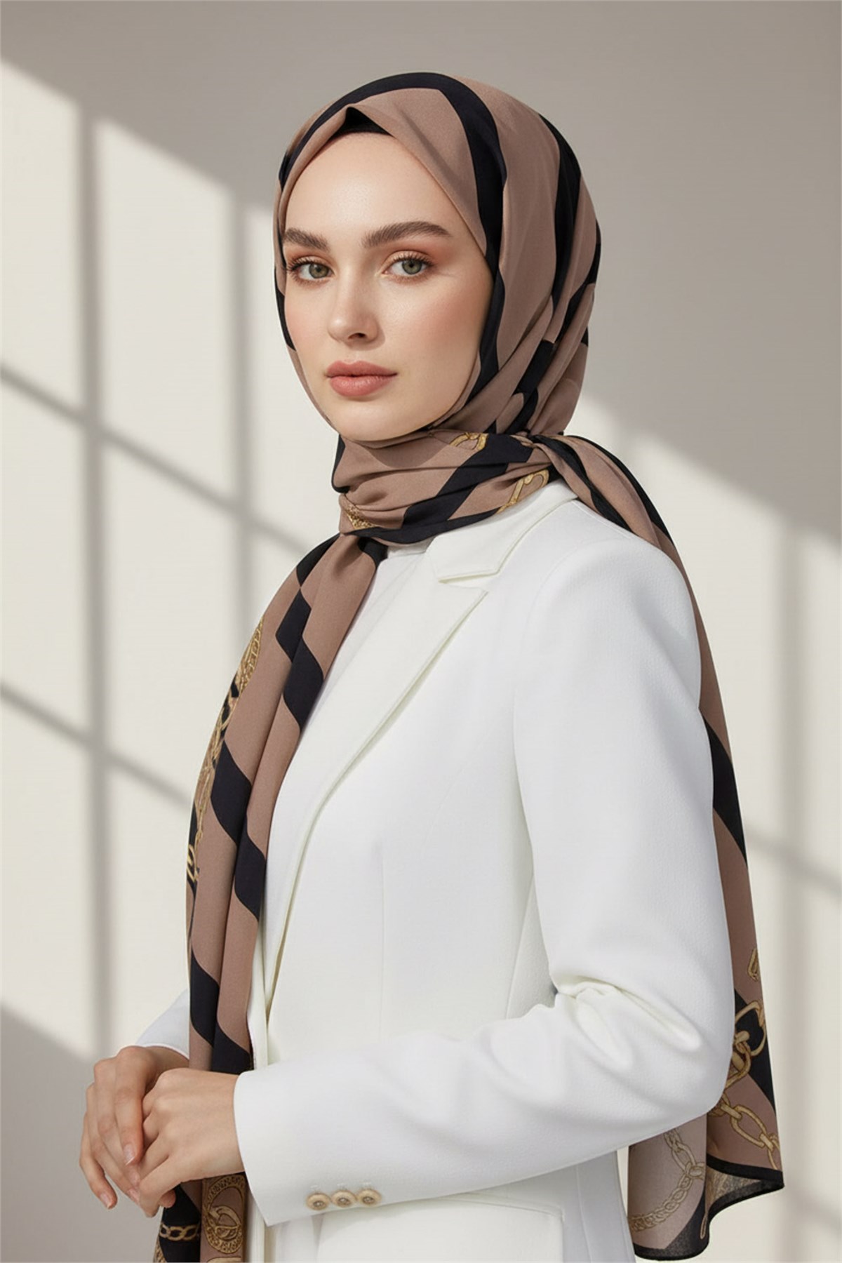 KREP ÇİZGİLİ VE ZİNCİR DESENLİ VİZON - SİYAH RENKLİ 75X195 KIRIŞMAZ ŞAL