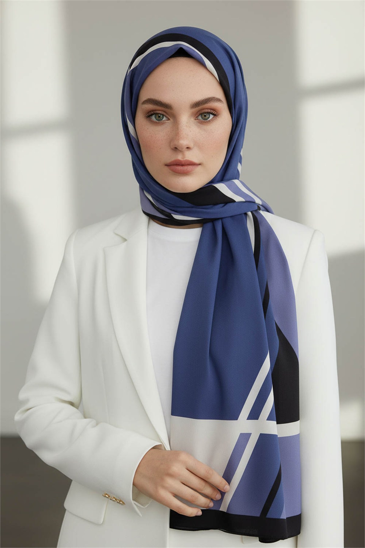 KREP GEOMETRIK DESENLİ İNDİGO RENKLİ 75X195 KIRIŞMAZ ŞAL