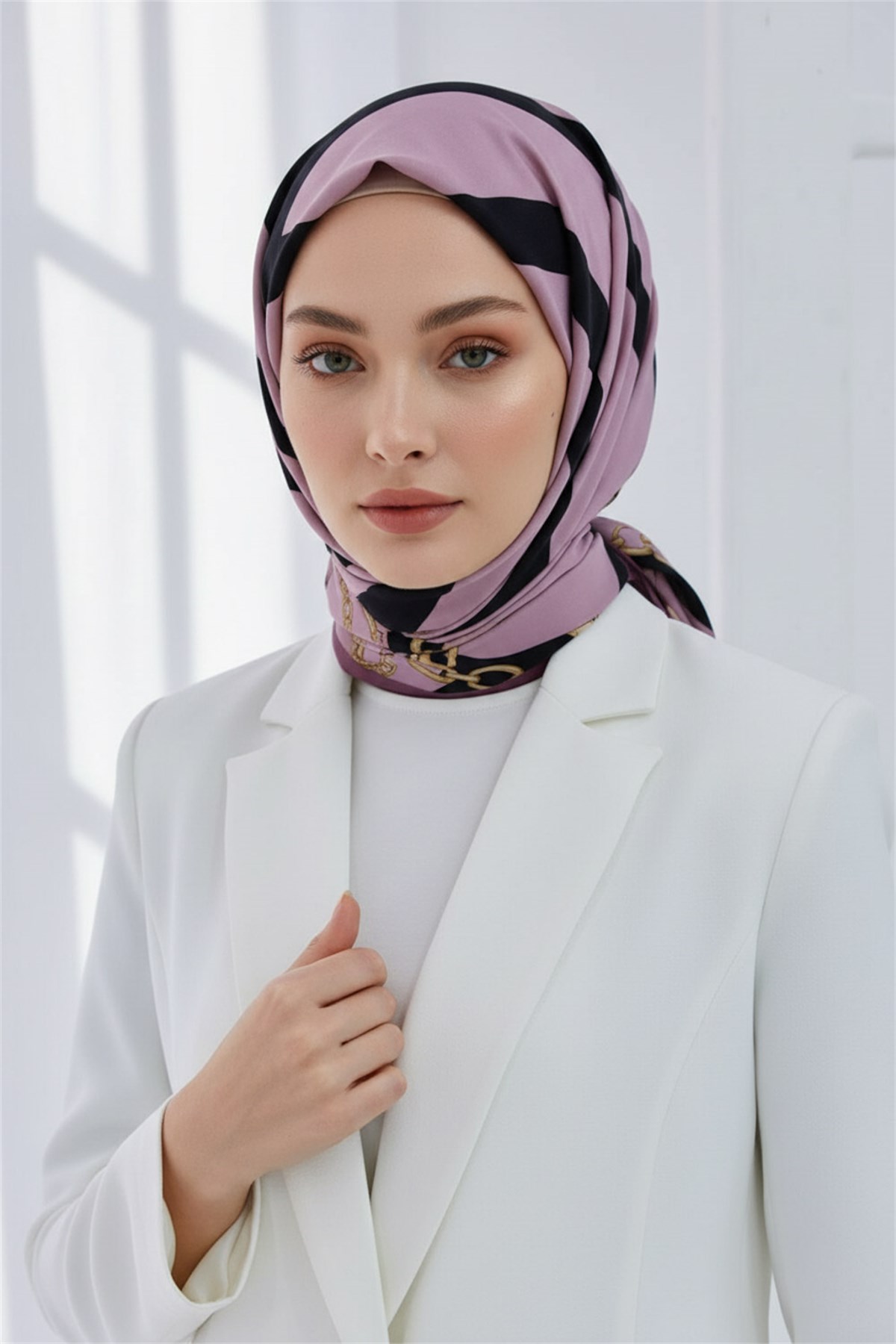 KREP ÇİZGİLİ VE ZİNCİR DESENLİ PUDRA RENKLİ 75X195 KIRIŞMAZ ŞAL