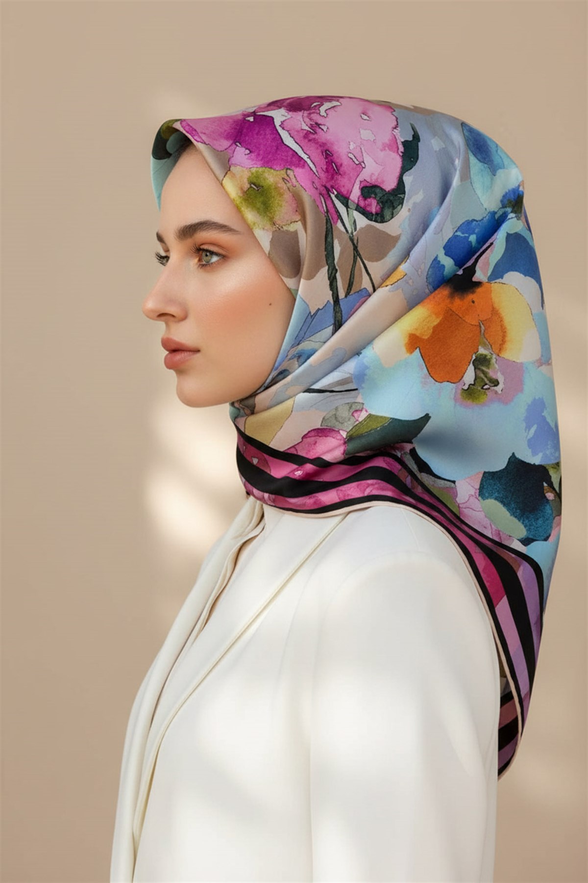 %100 Twill İpek Sulu Boyalı Çiçek Desenli Pembe - Bebe Mavisi Renkli 90x90 Eşarp Dikim Şekli : El Dikişi