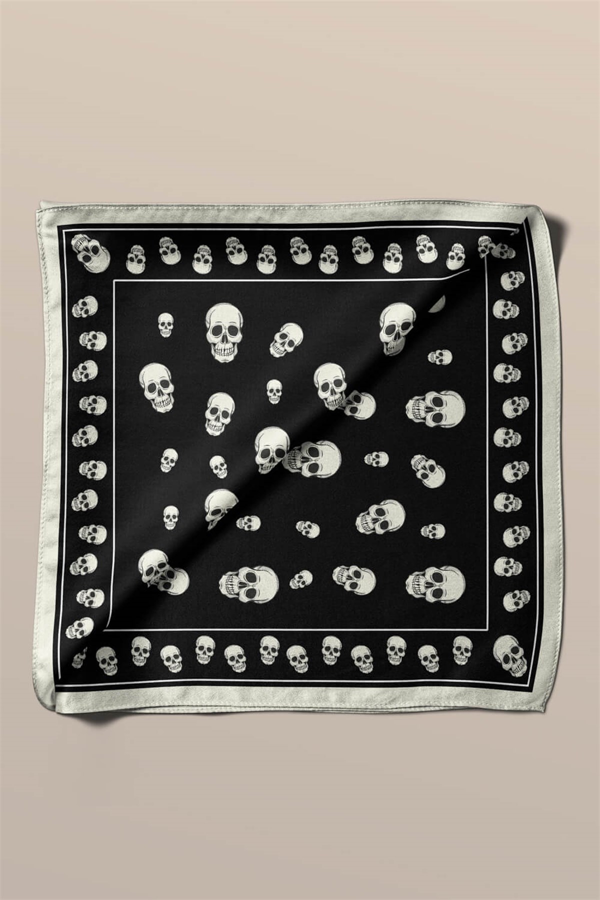 A104 Violla Kurukafa Desenli Bandana