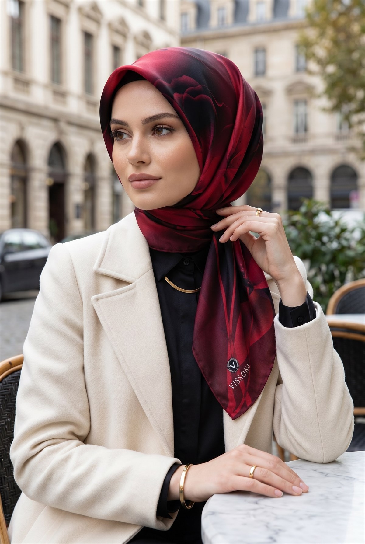 %100 Twill İpek Çiçek Desenli Bordo Renkli 90x90 Eşarp Dikim Şekli : El Dikişi