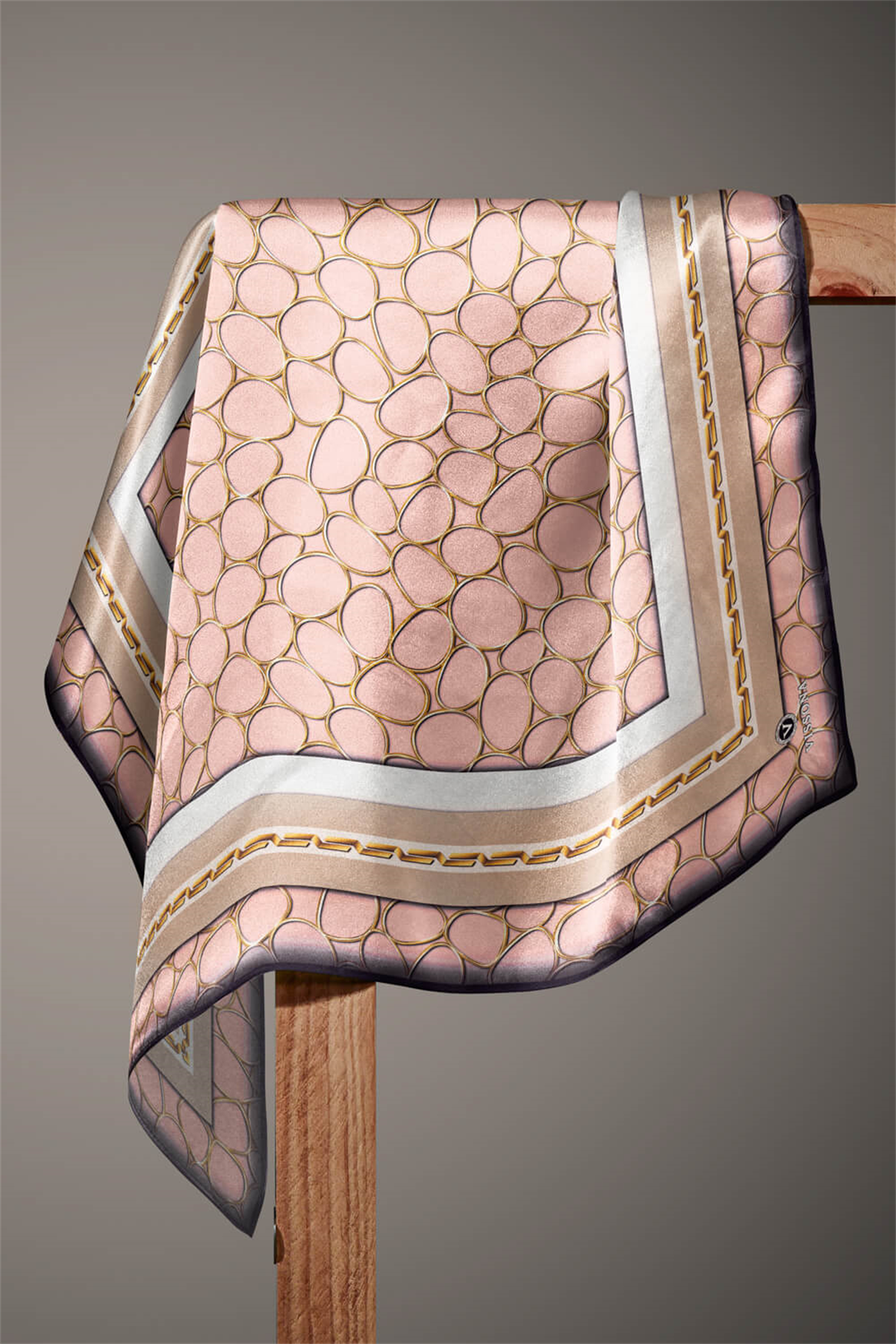 %100 Twill İpek Zincir Desenli Pudra - Bej Renkli 90x90 Eşarp Kenar Dikiş Şekli El Dikişli