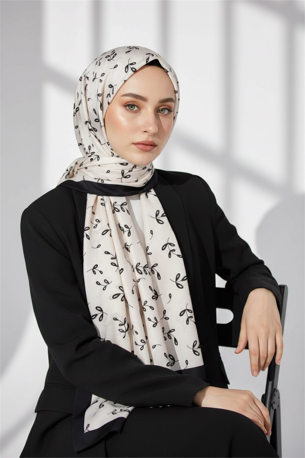 KREP YAPRAK DESENLİ KREM RENKLİ 75X195 KIRIŞMAZ ŞAL