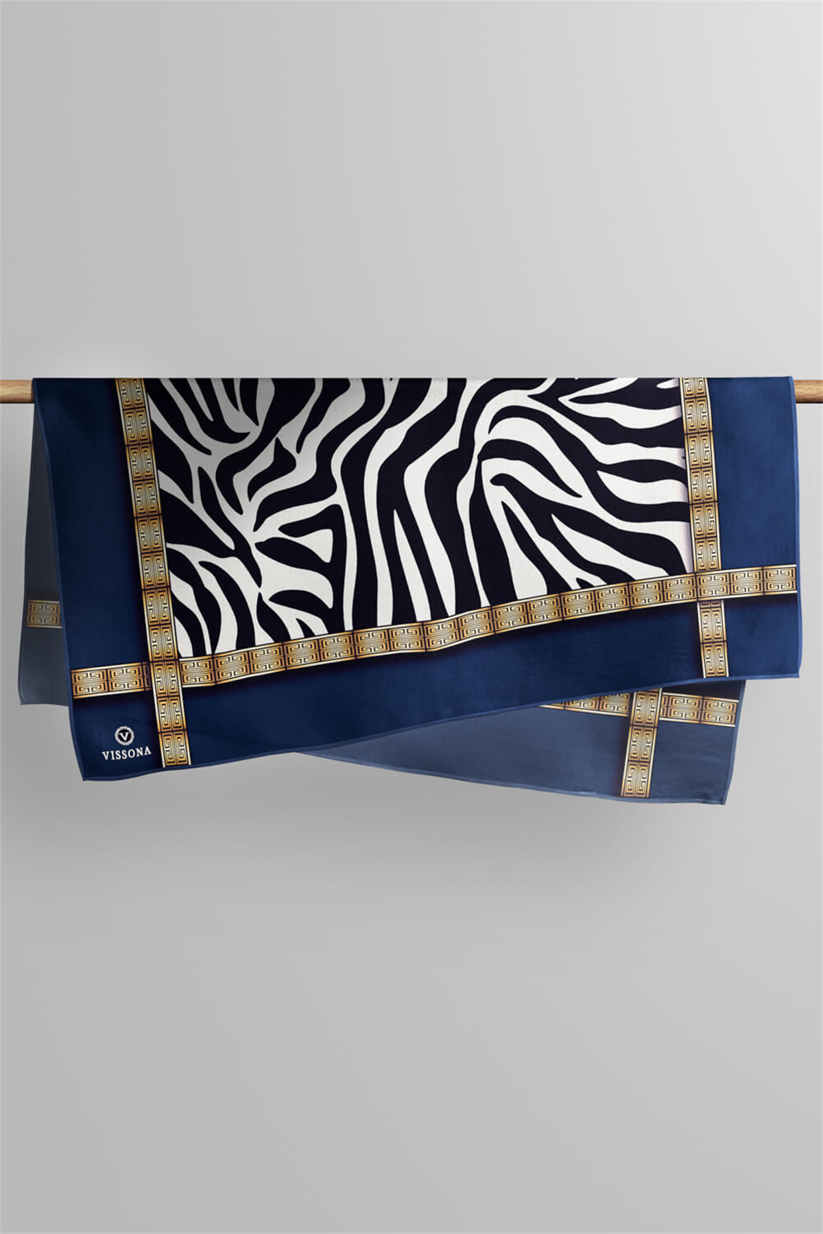 % 57 İPEK % 43 VİSKON Twill İpek Zebra Desenli Lacivert - Gold Renkli 90x90 Eşarp Dikim Şekli : El Dikişi