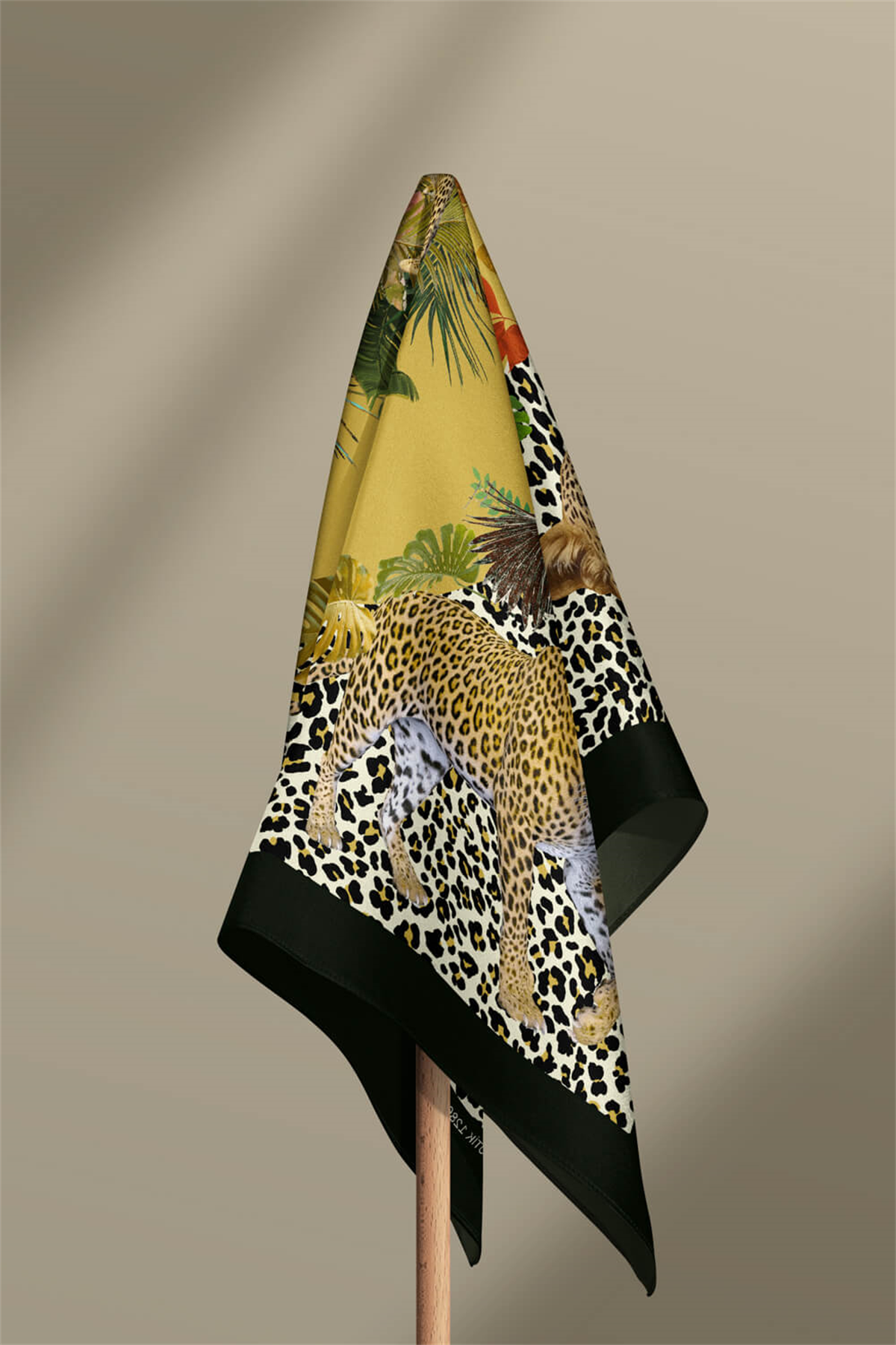 Z17 Kadın Sarı Kaplan Desenli 50x50 Bandana HYL DG01286-22