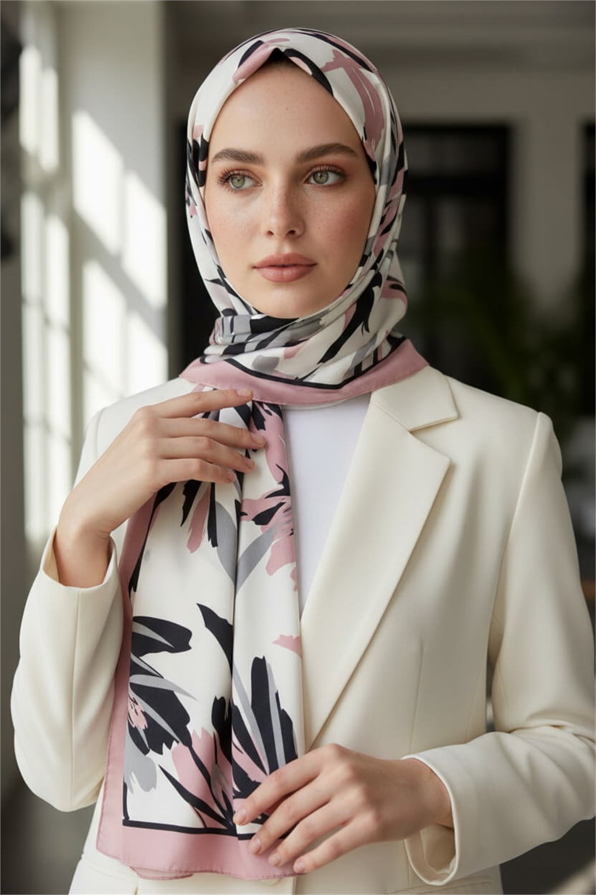 KREP YAPRAK DESENLİ PUDRA RENKLİ 75X195 KIRIŞMAZ ŞAL